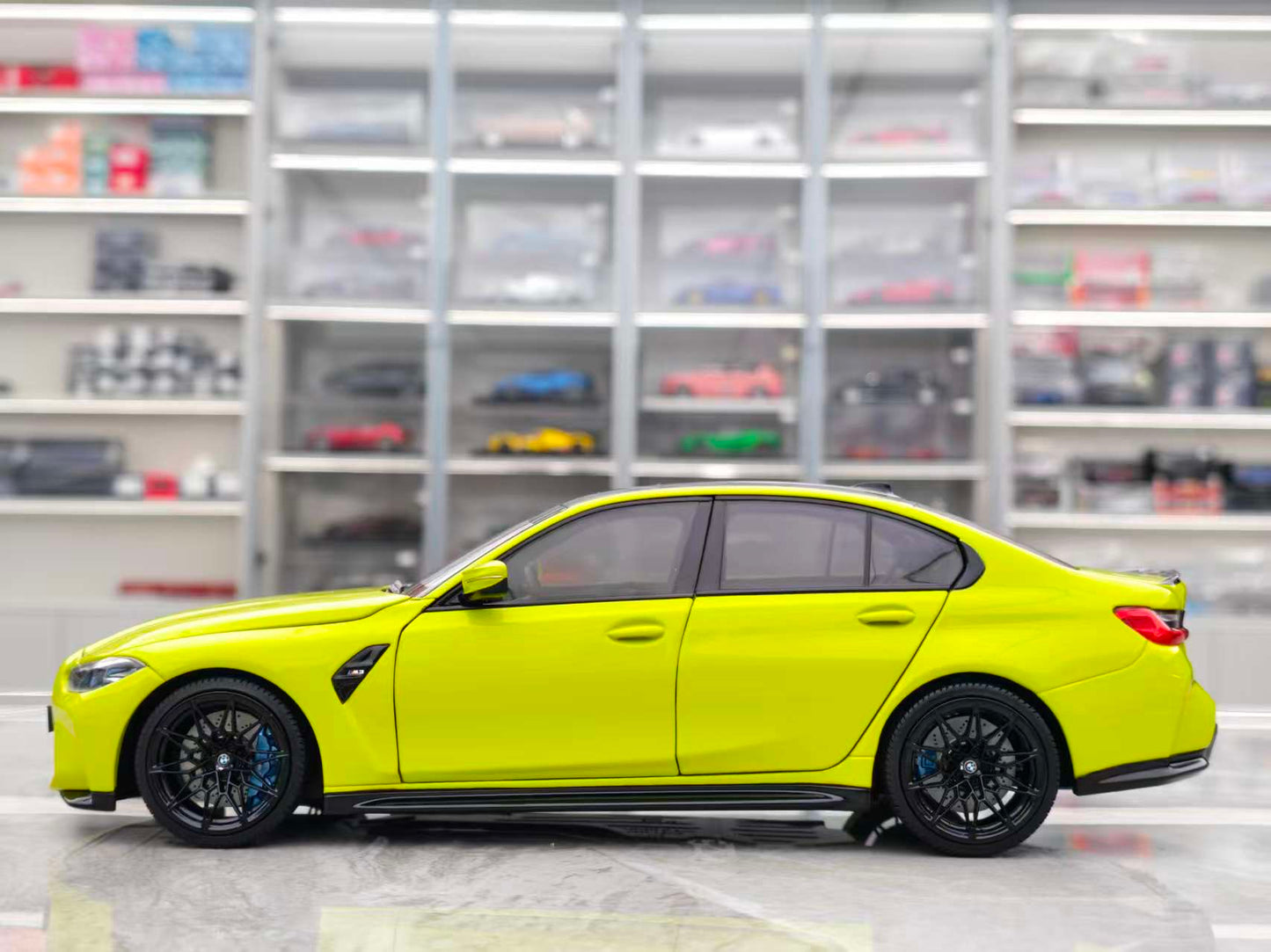 MINICHAMPS 1/18 BMW M3 Yellow 110020222