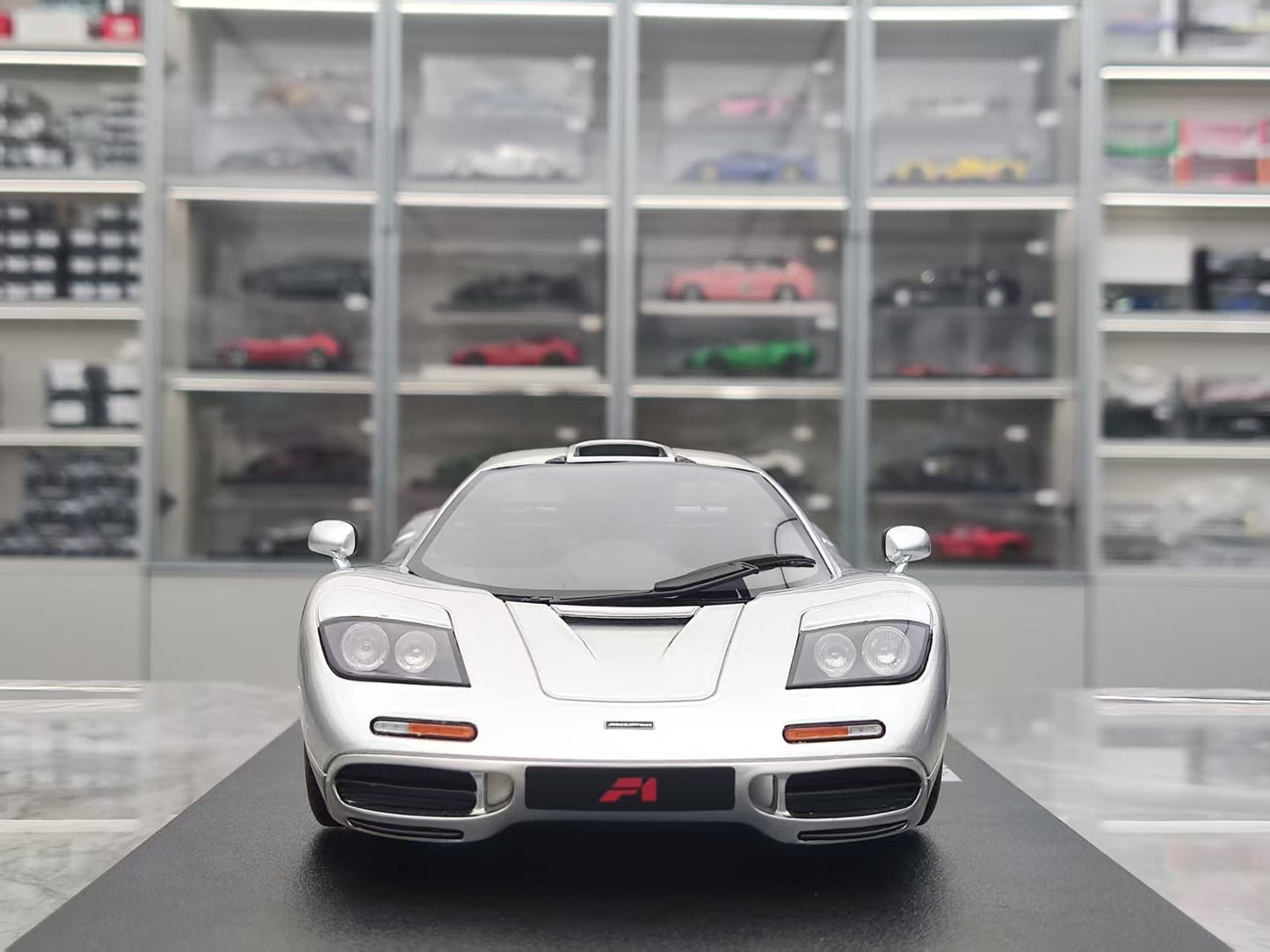GT Spirit 1/18 McLaren FI ROADCAR Silver CLDC045