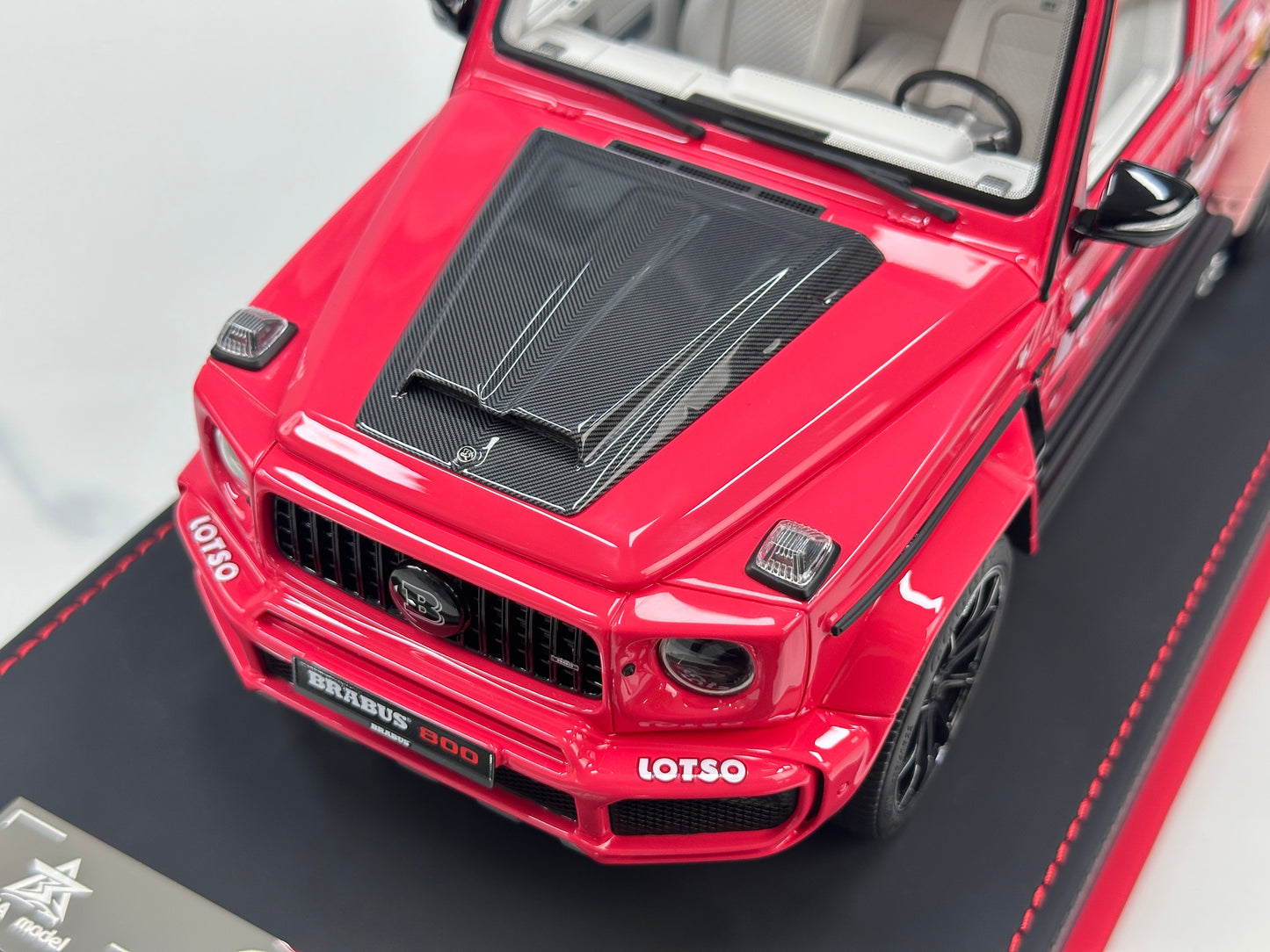 BBA Model 1/18 Brabus G800 "Lotso" (Strawberry Bear) BBA083