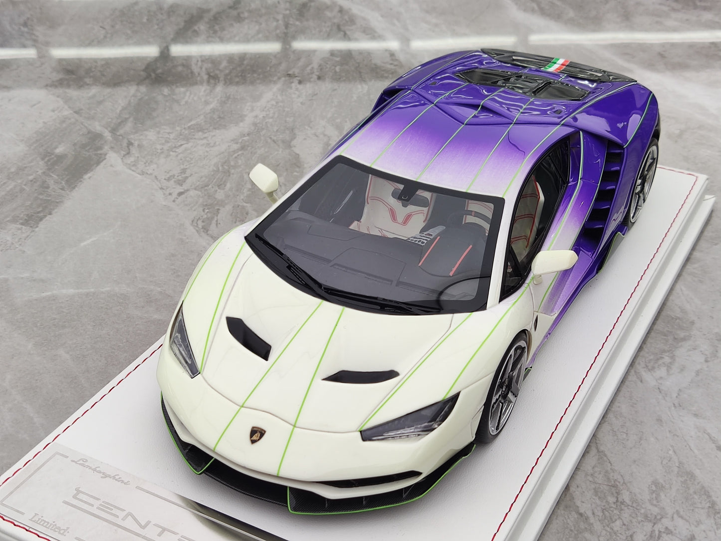 TE 1/18 Lamborghini Centenario Gradient Purple/Glow-in-the-Dark Green Resin Car Model JS-TE002
