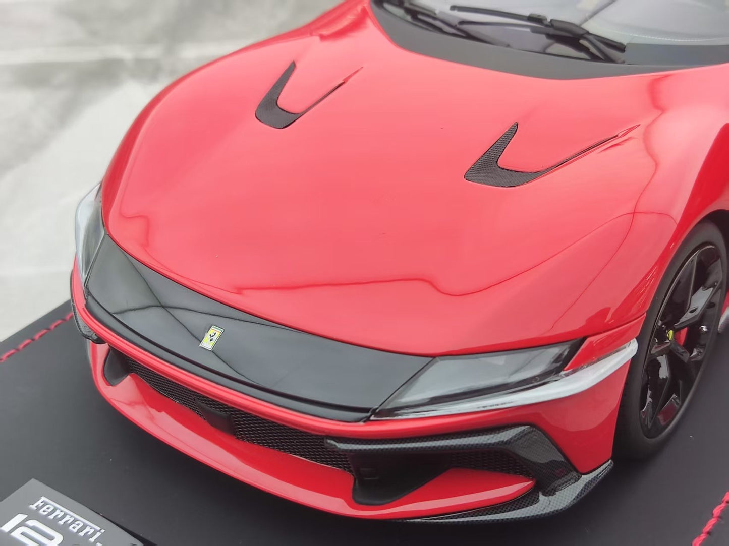 MR 1/18 Ferrari 12 Cilindri Racing Red FE043F