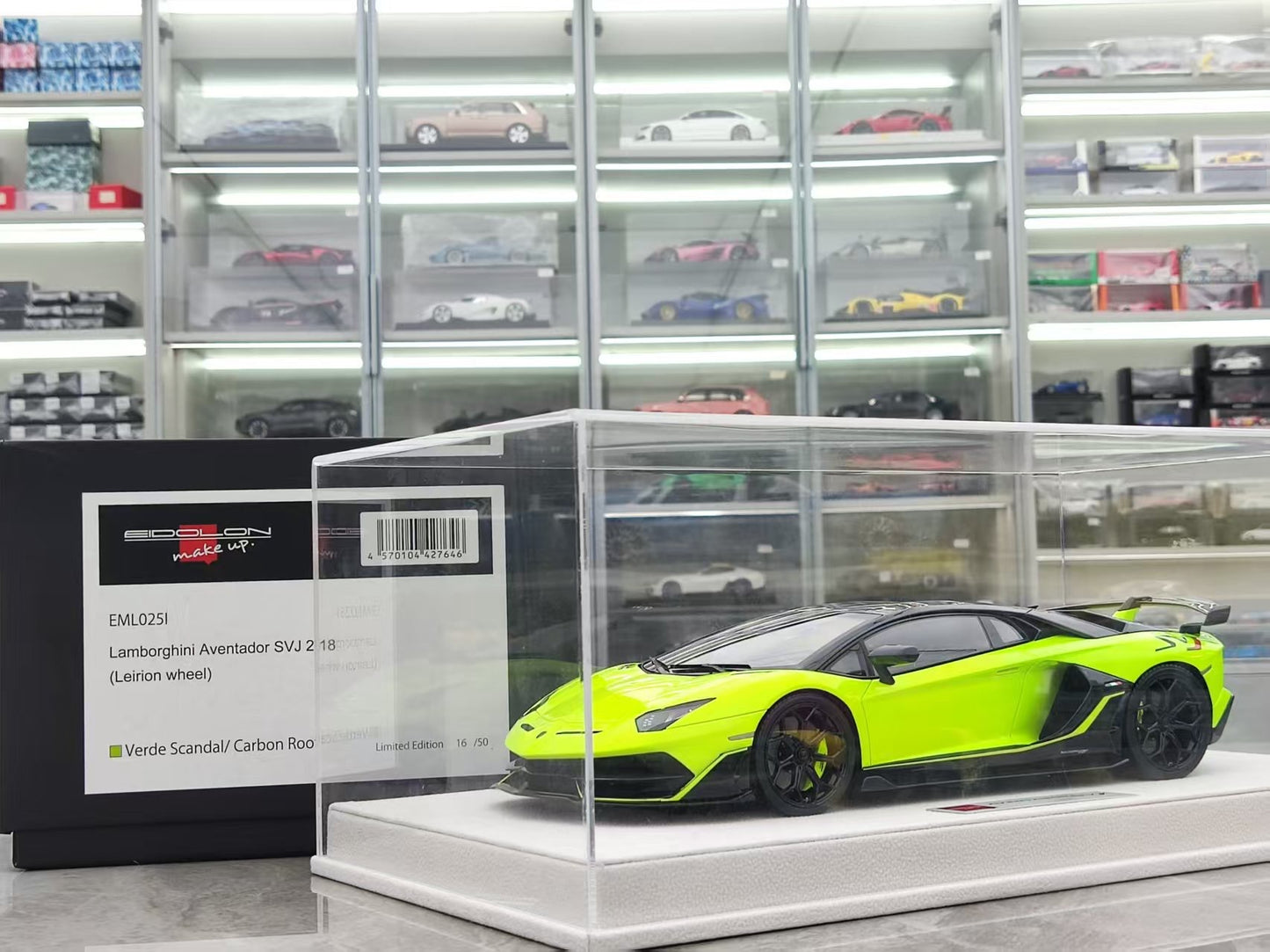 MAKEUP 1/18 Lamborghini Aventador SVJ Green EML025I