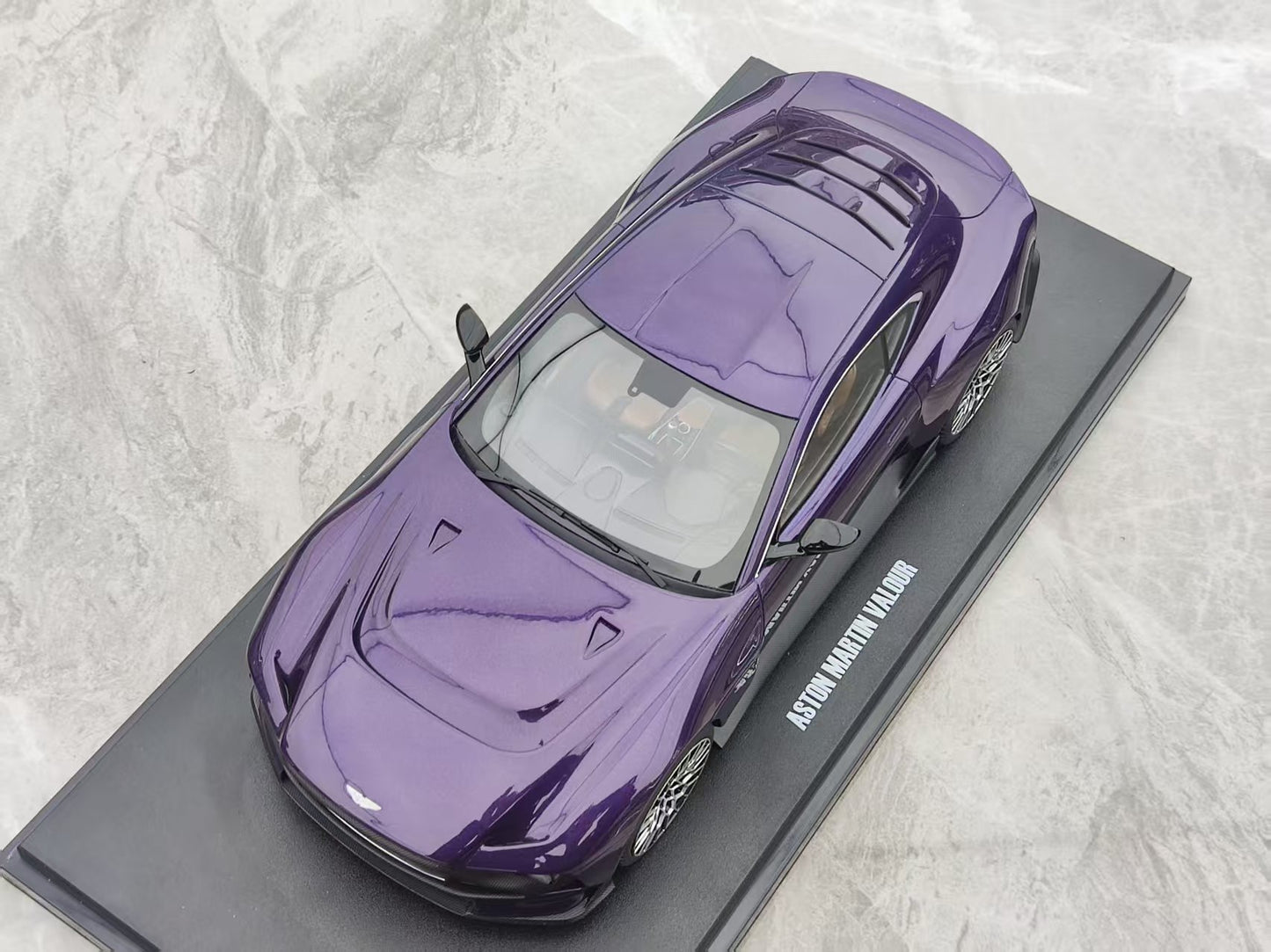 GT Spirit 1/18 Aston Martin VALOUR Purple GT944