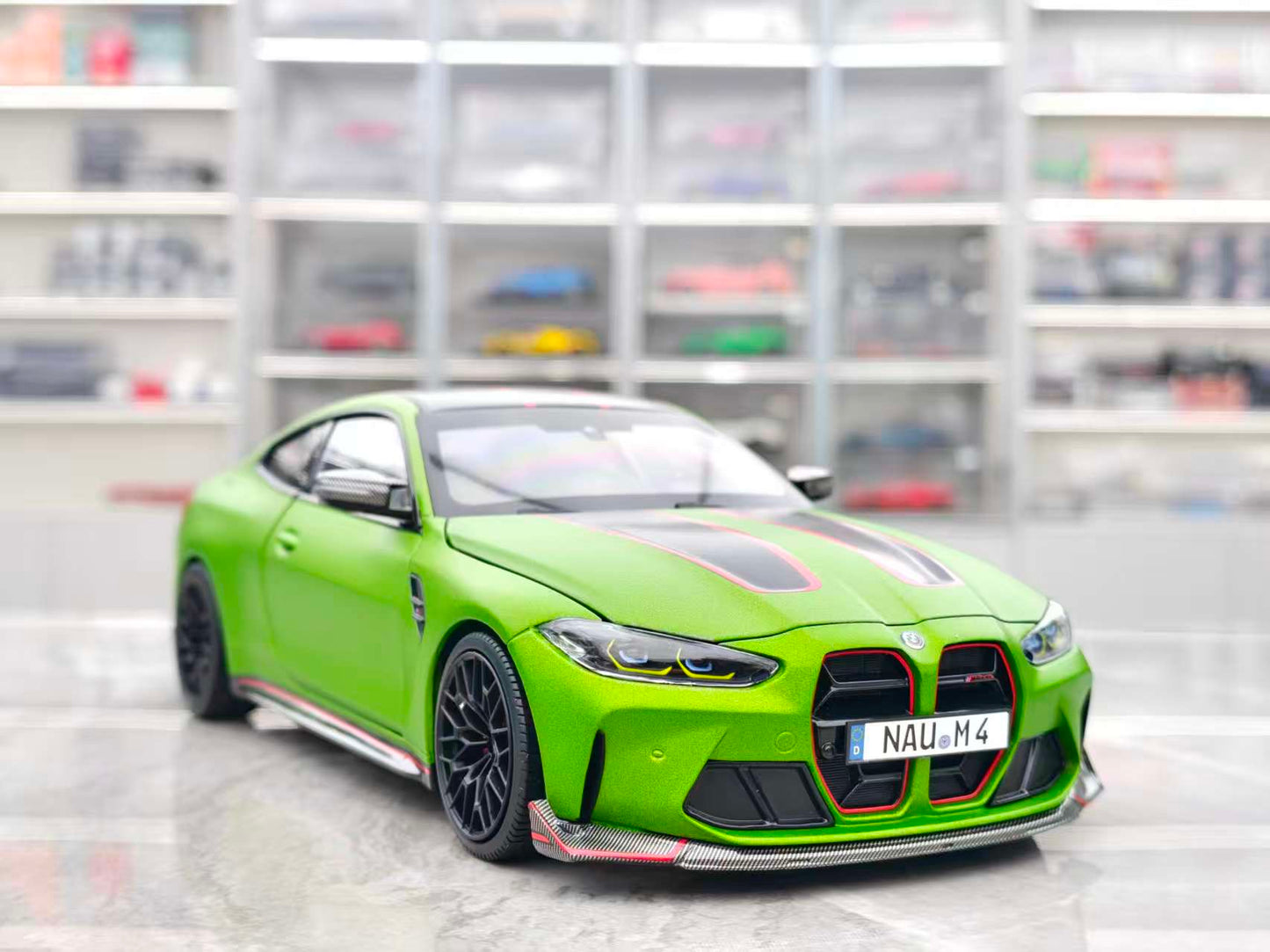 MINICHAMPS 1/18 BMW M4 CSL Green 110023020