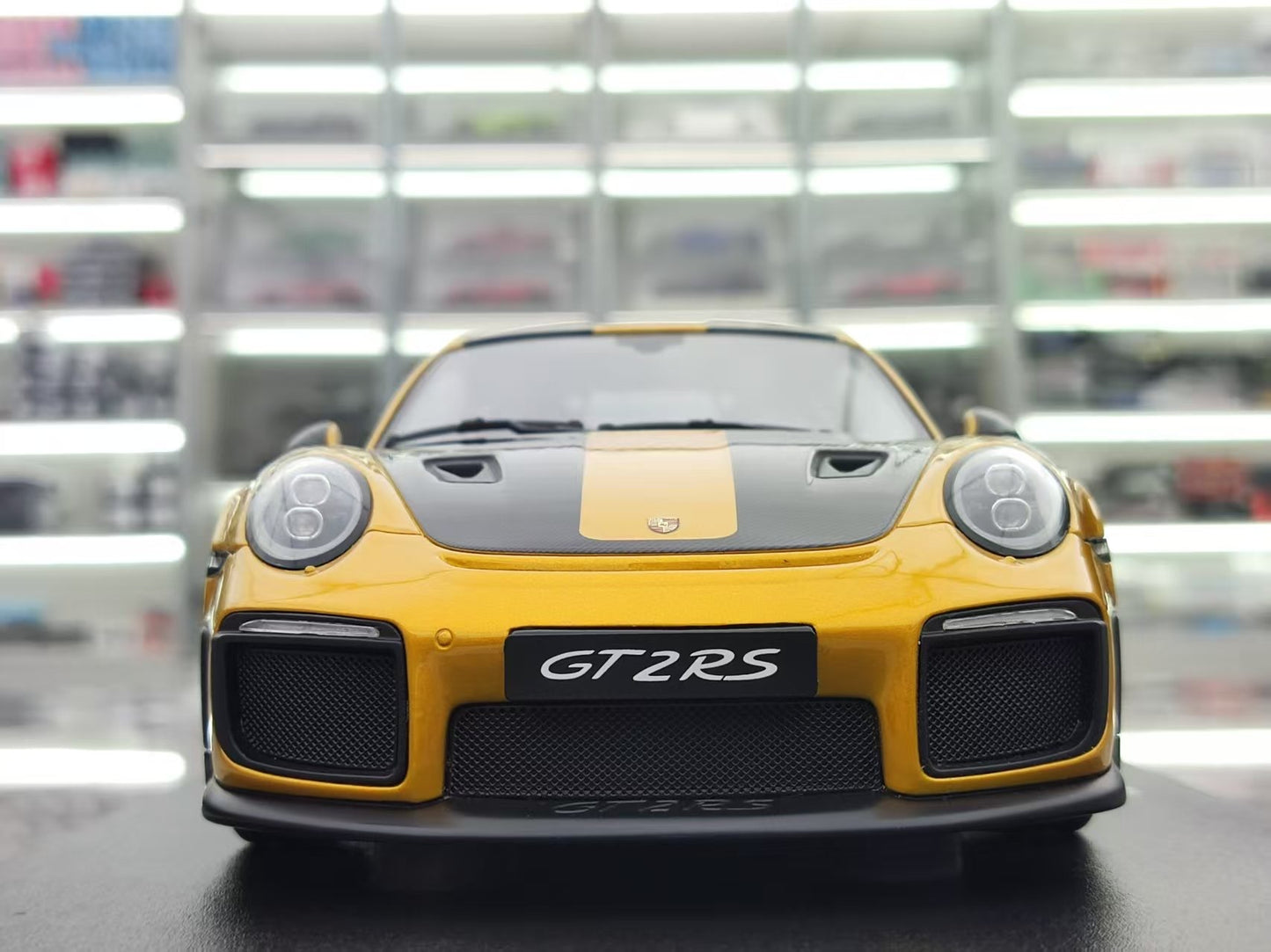 GT Spirit 1/18 Porsche 911 (991.2) GT2 RS Gold Resin Model Car CLDC041