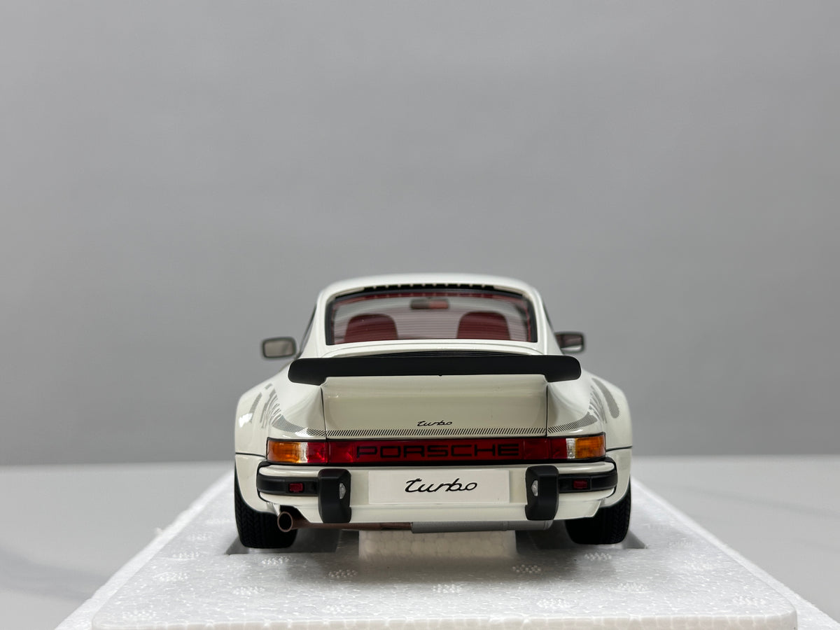AUTOart 1/18 Porsche 911 (930) Turbo 3.0 White 78113