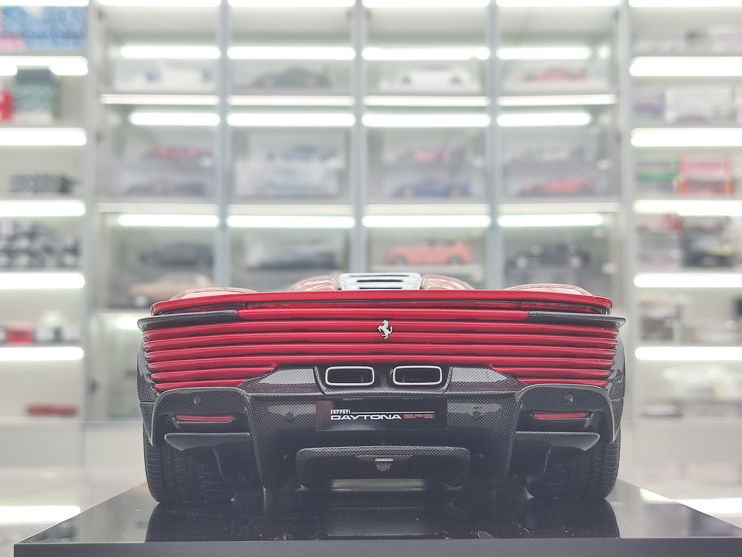 Amalgam 1/18 Ferrari Daytona SP3 Standard Red M6276-SC1