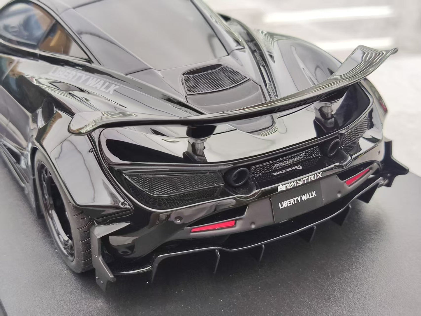 GT Spirit 1/18 McLaren 720S Black Resin Model Car GT516