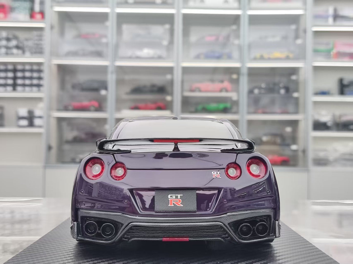 ONE MODEL 1/18 Nissan GTR R35 Midnight Purple ON064