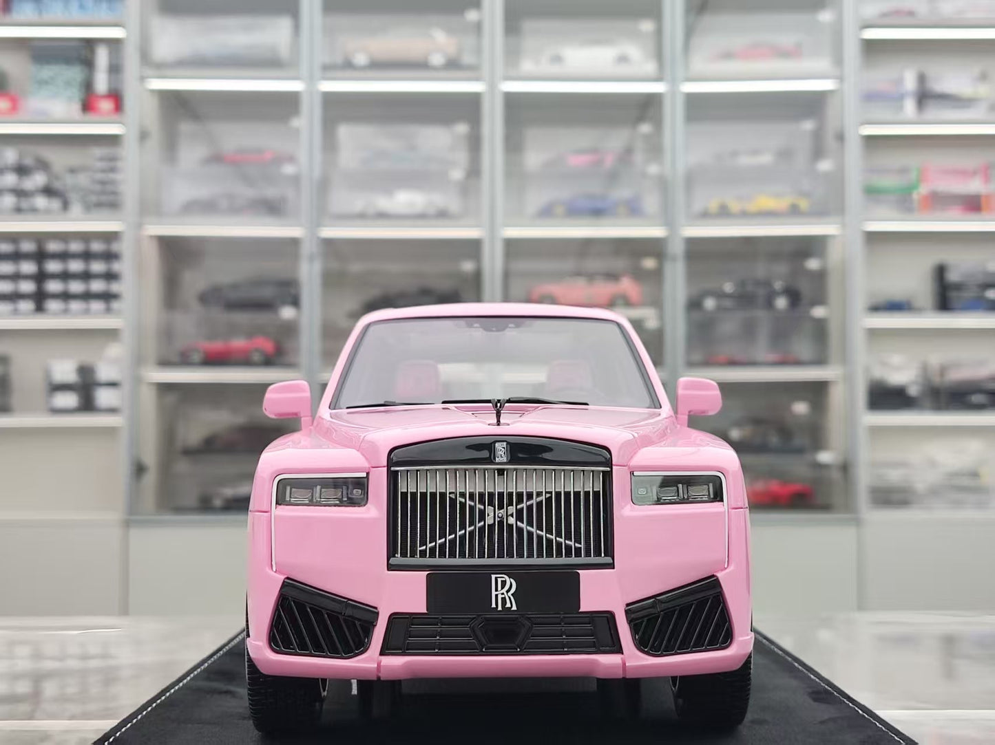 HH Model 1/18 Rolls-Royce Cullinan BB Light Pink HH542
