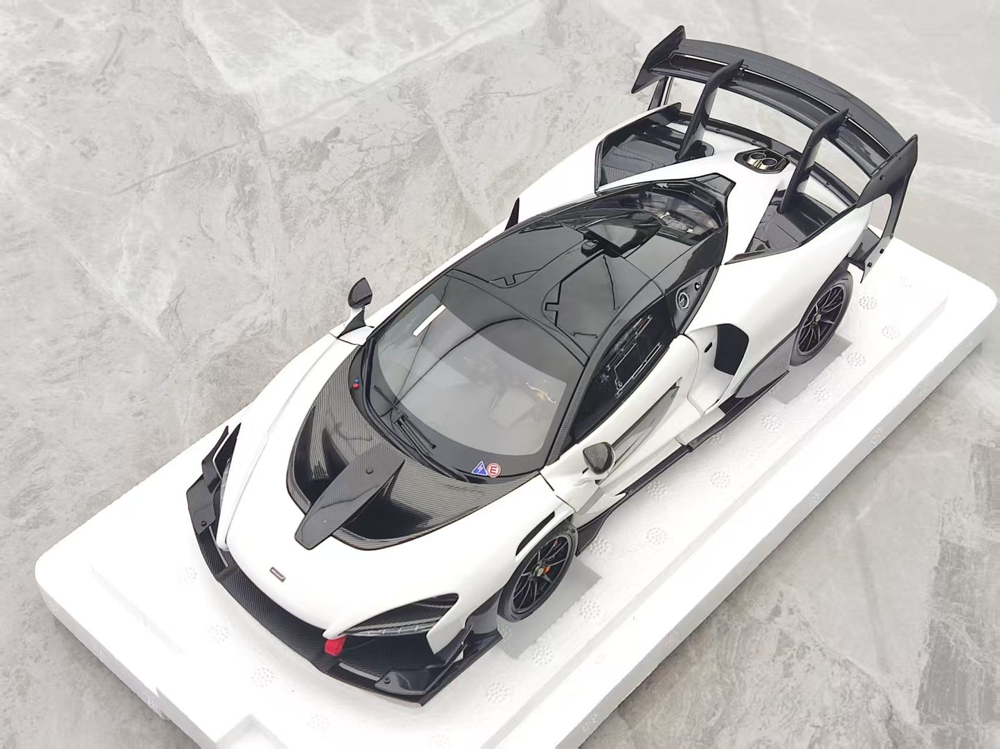 LCD 1/18 McLaren Senna GTR White LCD18016-WH