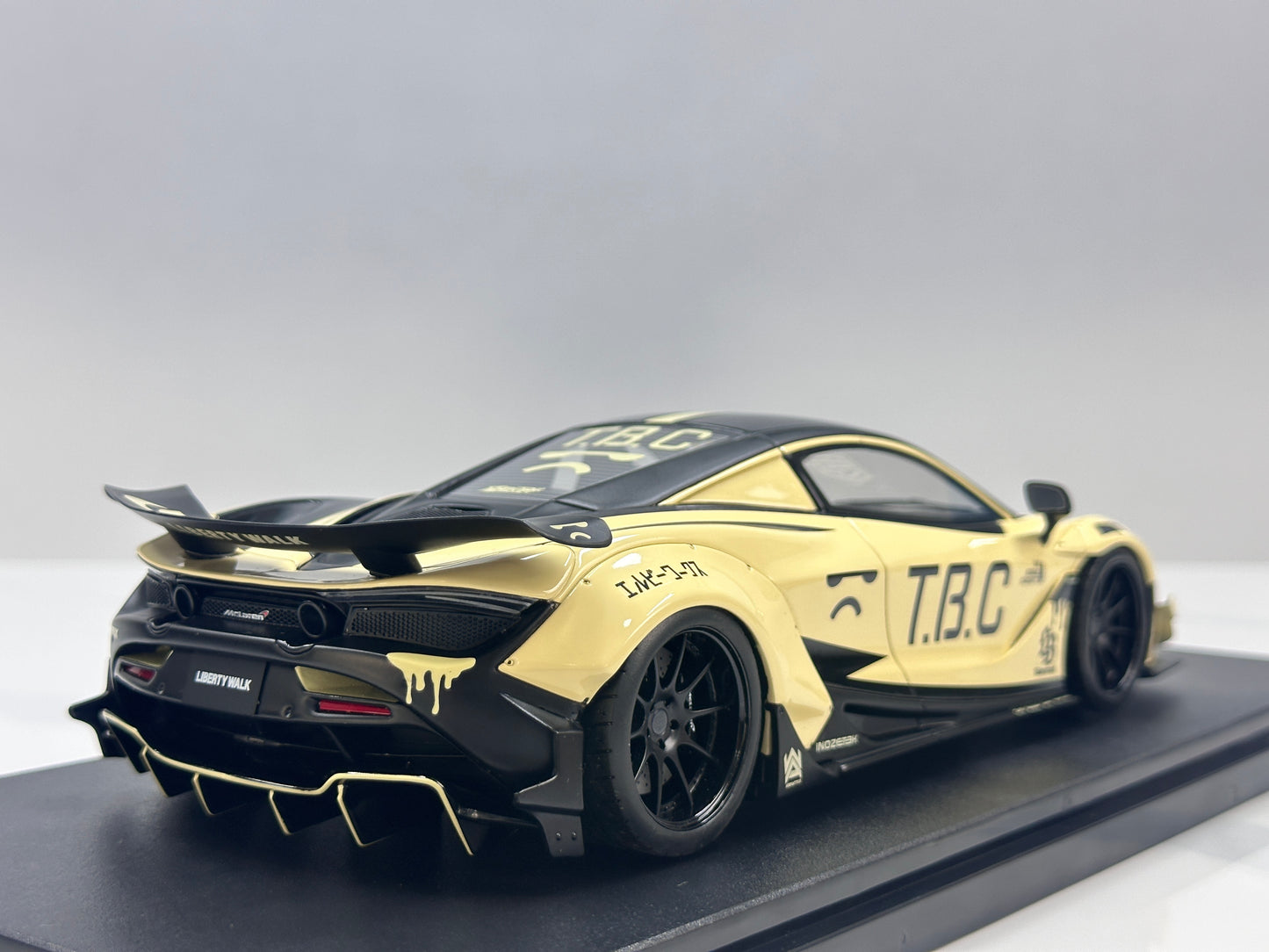 GT Spirit 1/18 McLaren LB-WORKS 720S Beige GT961
