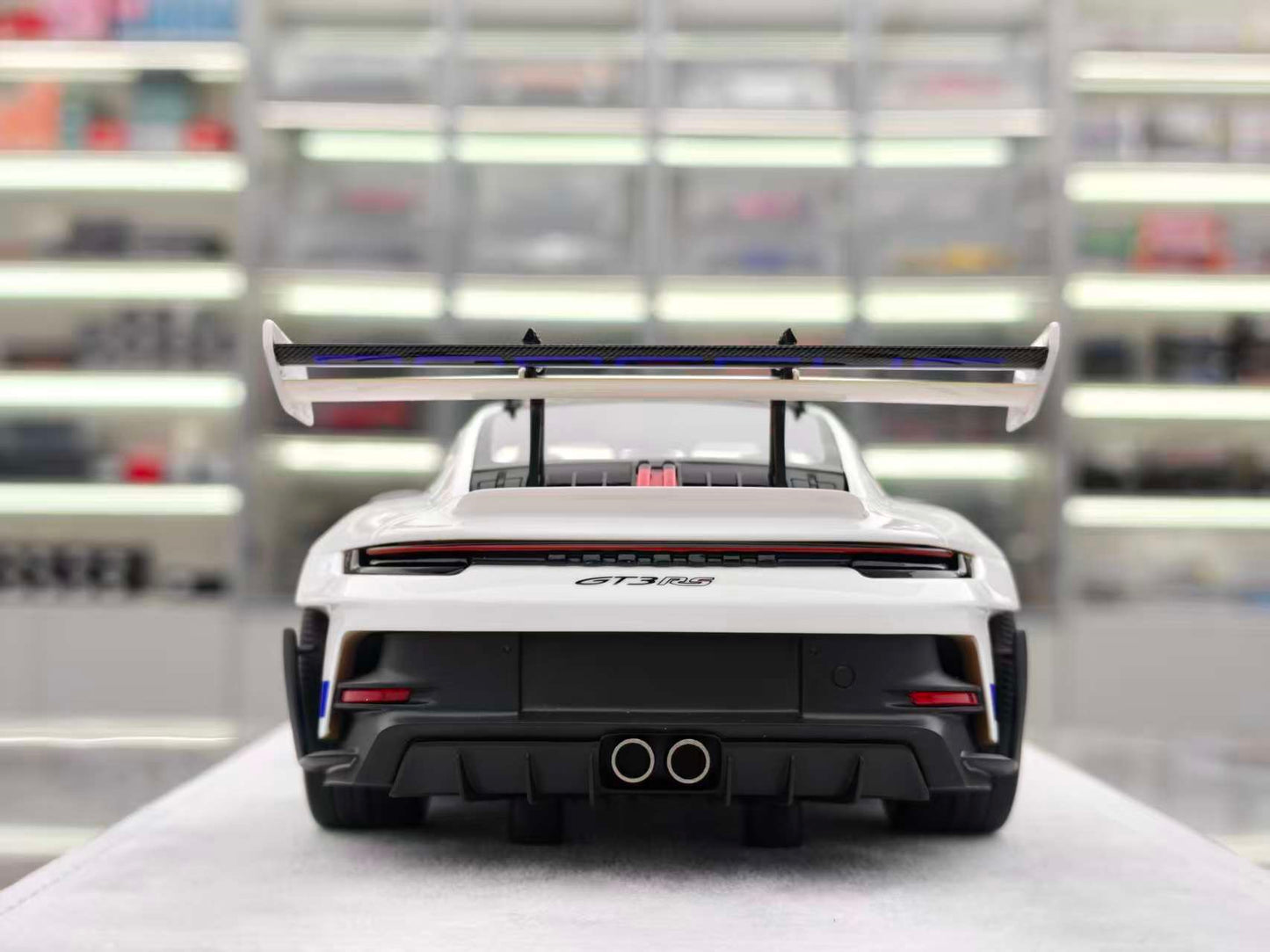 FuelMe 1/18 Porsche 992 GT3R Carrera Blue FM18010LM-02