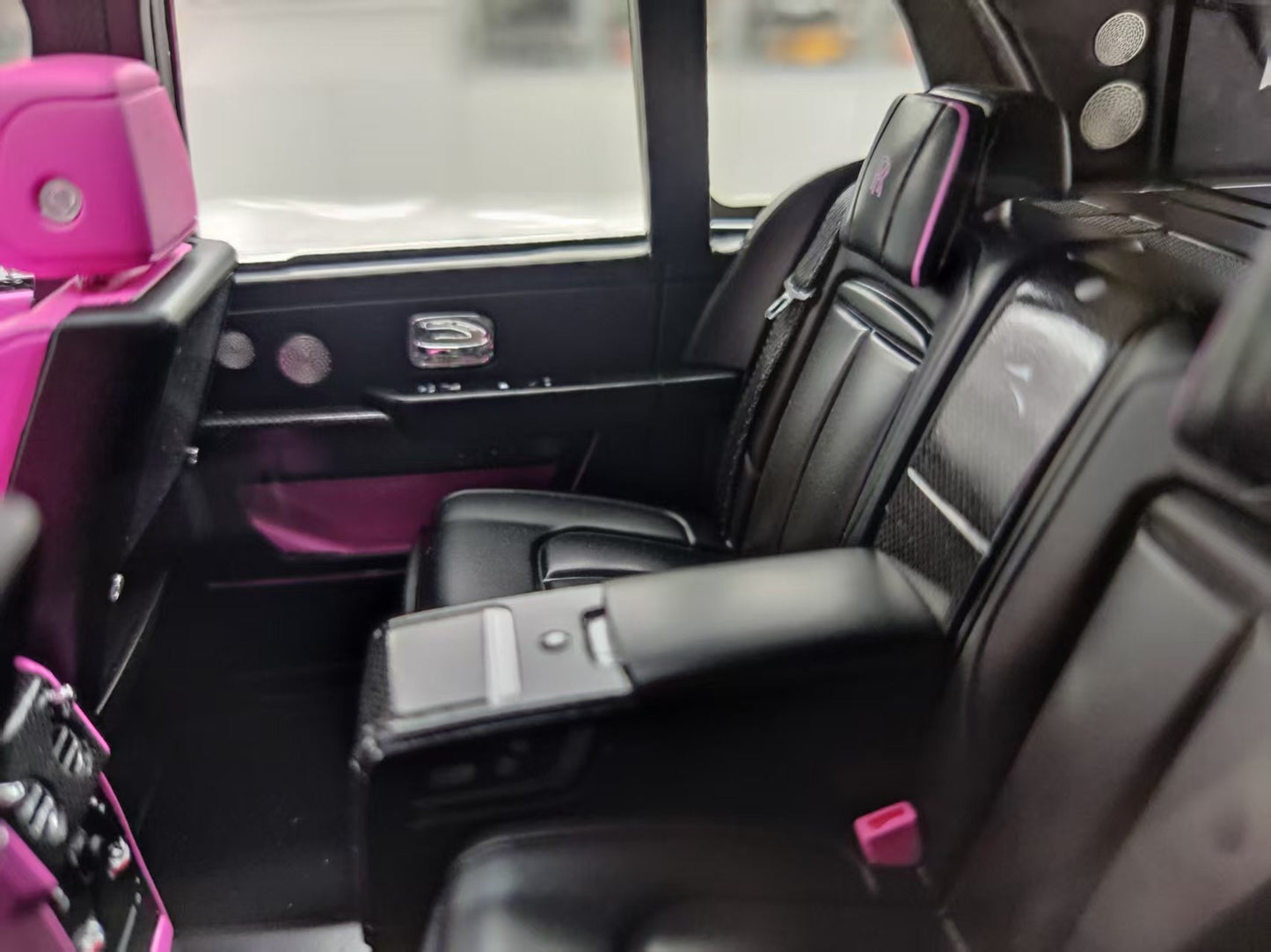 HH Model 1/18 Rolls-Royce Cullinan BB Light Pink HH542