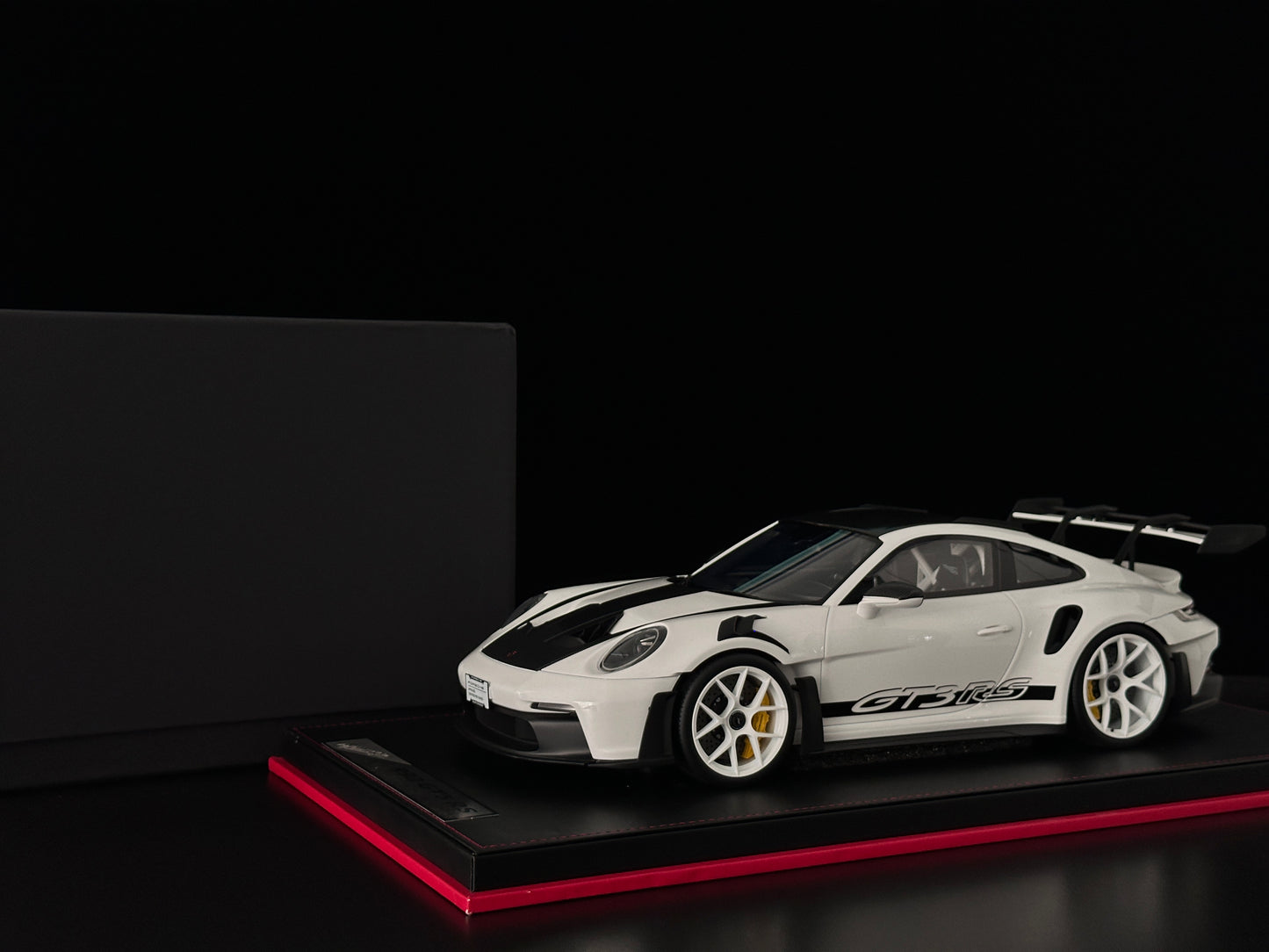 IVY 1/12 Porsche 992 GT3 RS White with White Wheels IVY242