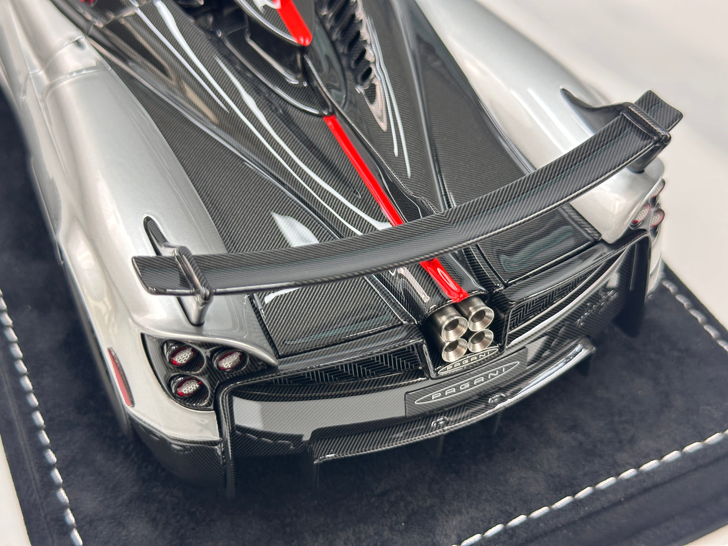 HH Model 1/18 Pagani Huayra Silver & Black Carbon HH662