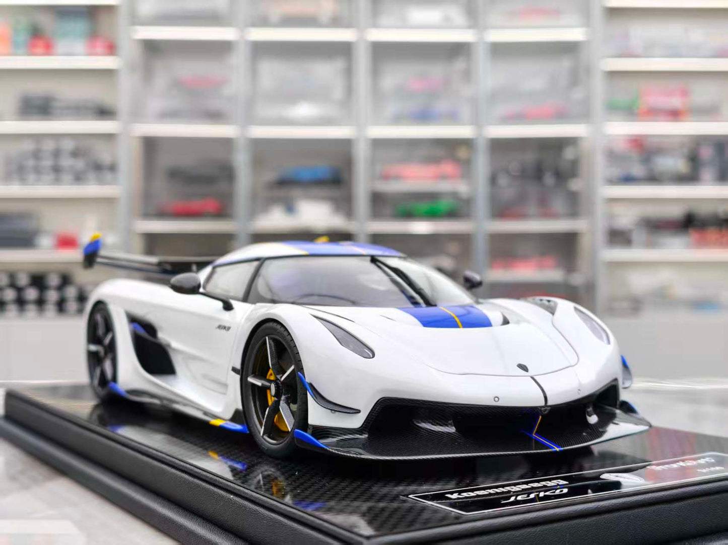 FRONTIART 1/18 Koenigsegg Jesko White FA177
