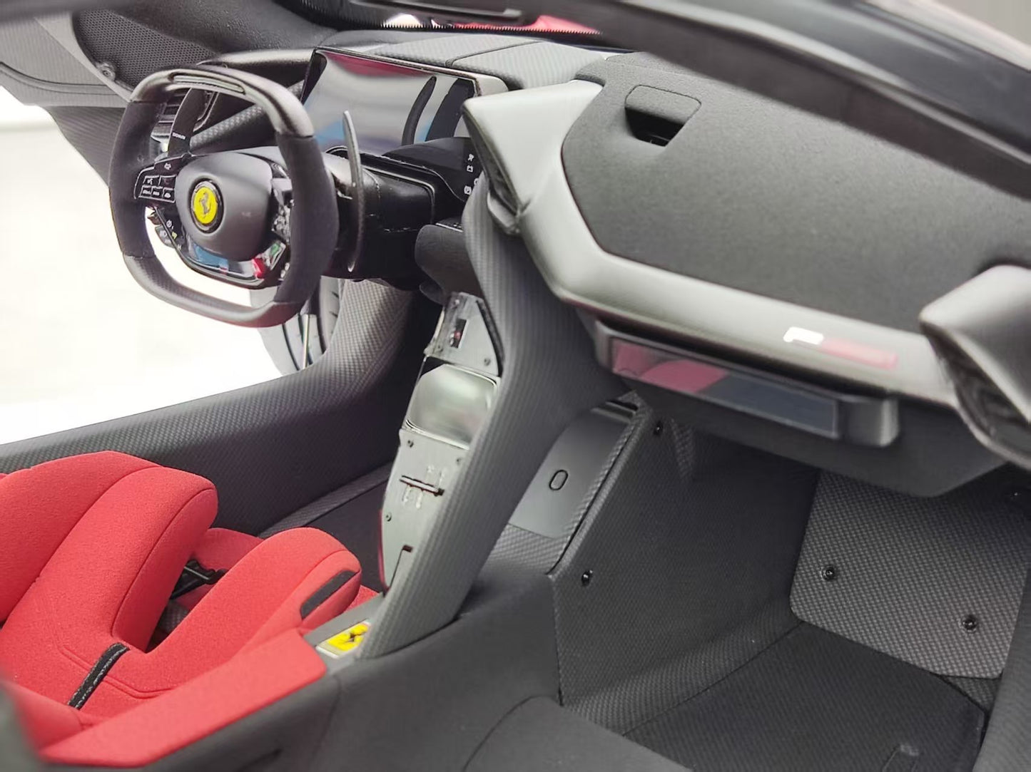 Amalgam 1/8 Ferrari F80 (2024) Red M6324-SC1-14