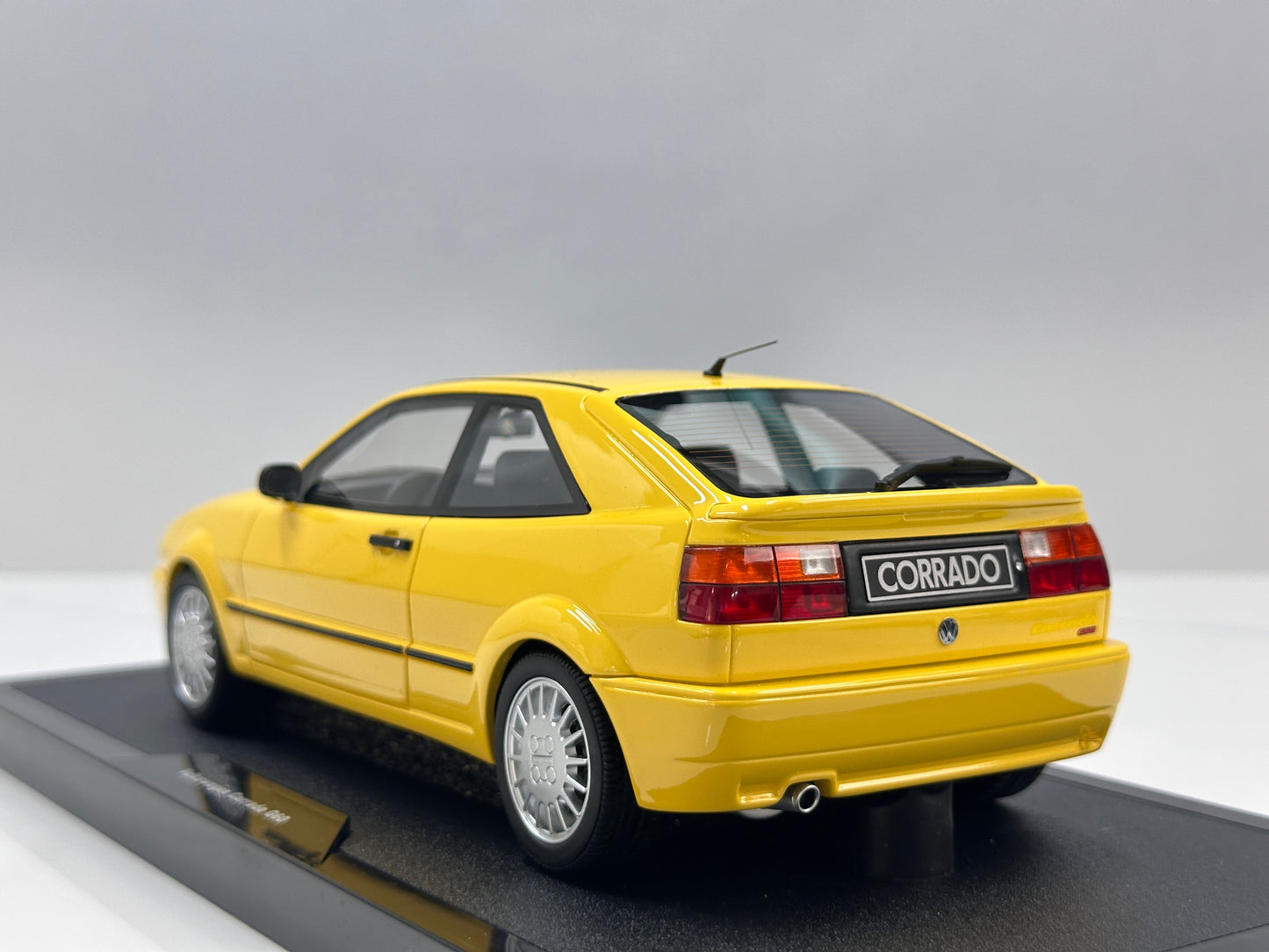 OTTO 1/18 Volkswagen Corrado G60 Yellow OT1385