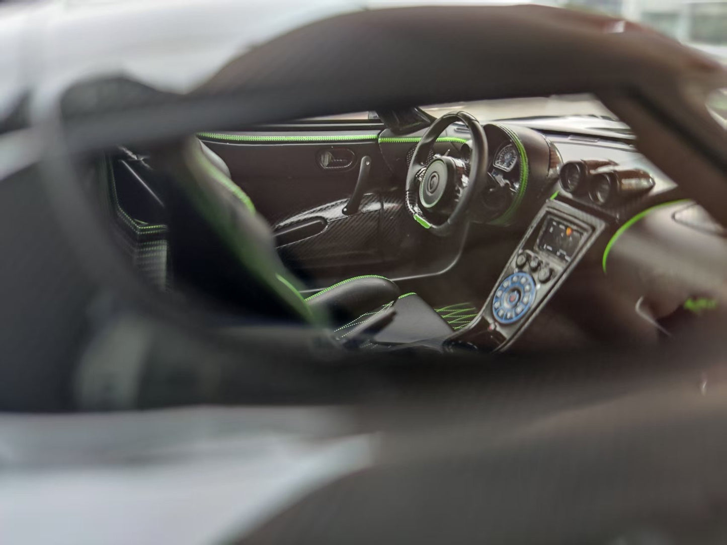 VMB 1/18 Koenigsegg Agera R+ Full Carbon Green Stripe VMB055