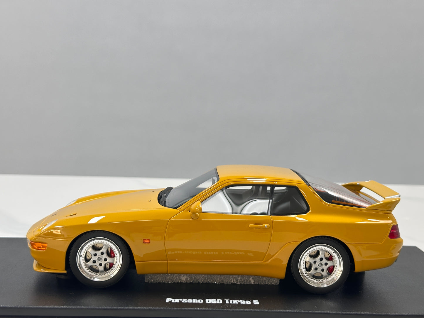 GT Spirit 1/18 Porsche 968 TURBOS Yellow GT947