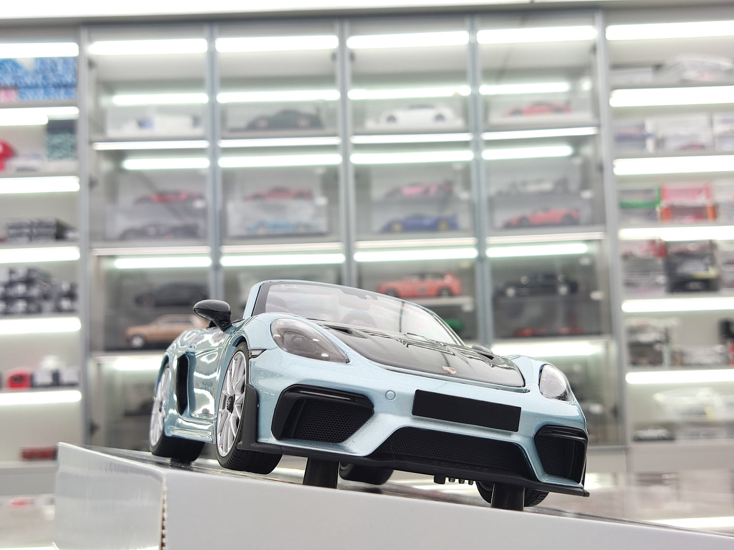 MINICHAMPS 1/18 Porsche 718 SPYDER RS 2024 Glacier Silver Alloy Model 113063133