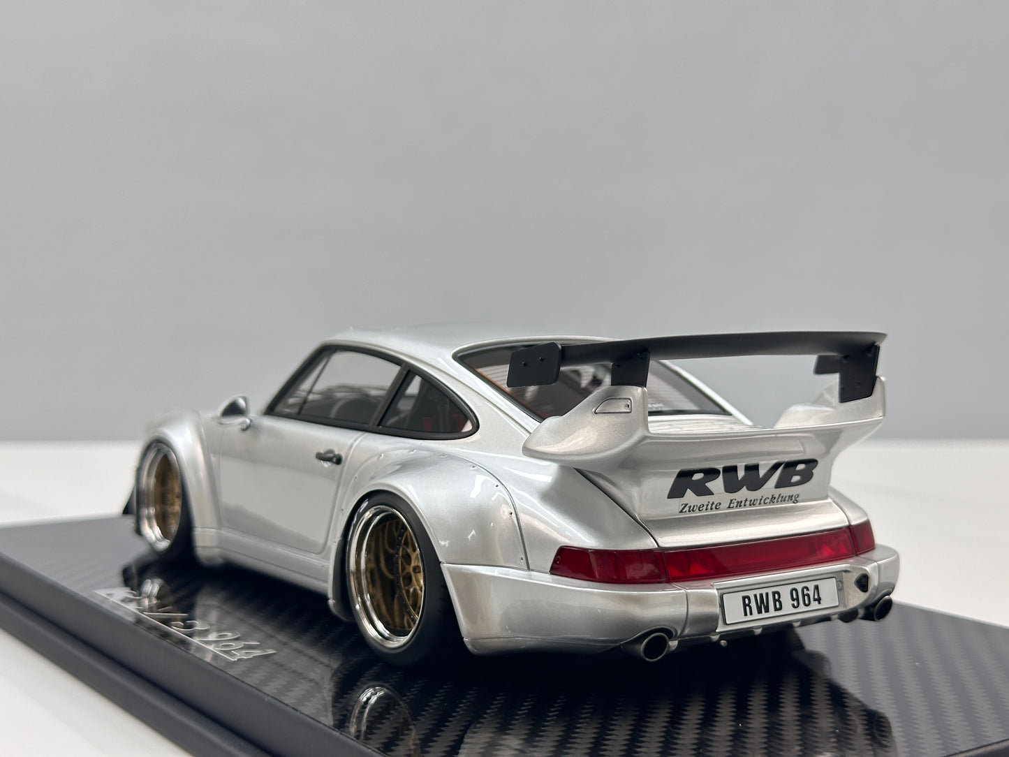 TGM Model 1/18 Porsche RWB 964 – Silver (TGM008)