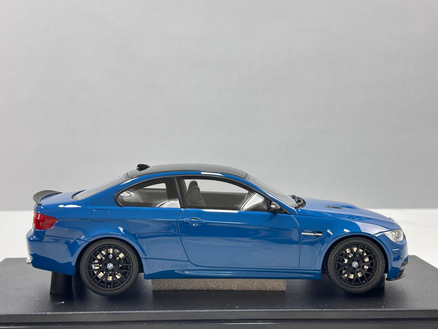 GT Spirit 1/18 BMW M3 E92 Blue GT941
