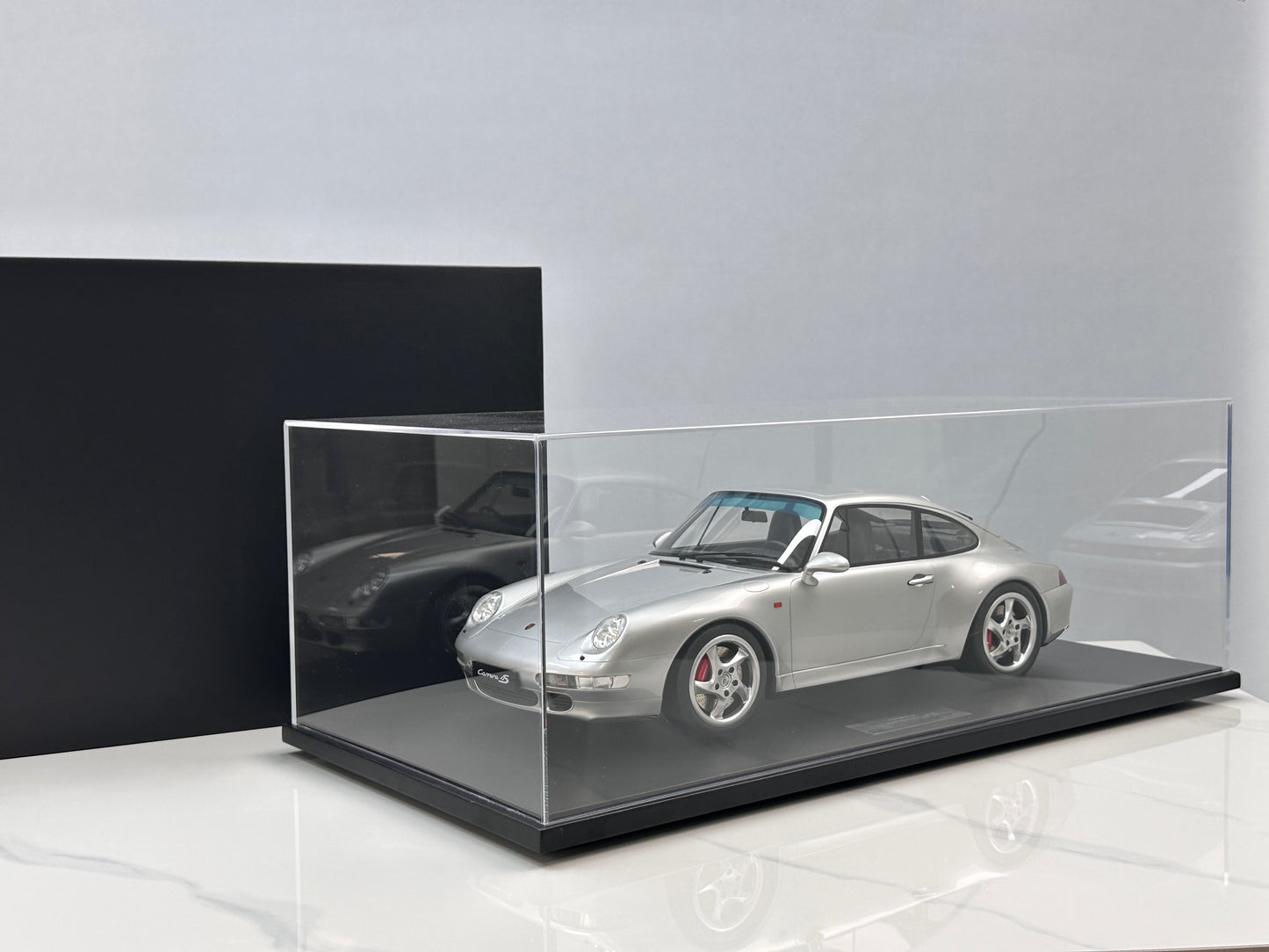GT Spirit 1/8 Porsche 911 [993] CARRERA 4S Silver GTS801901