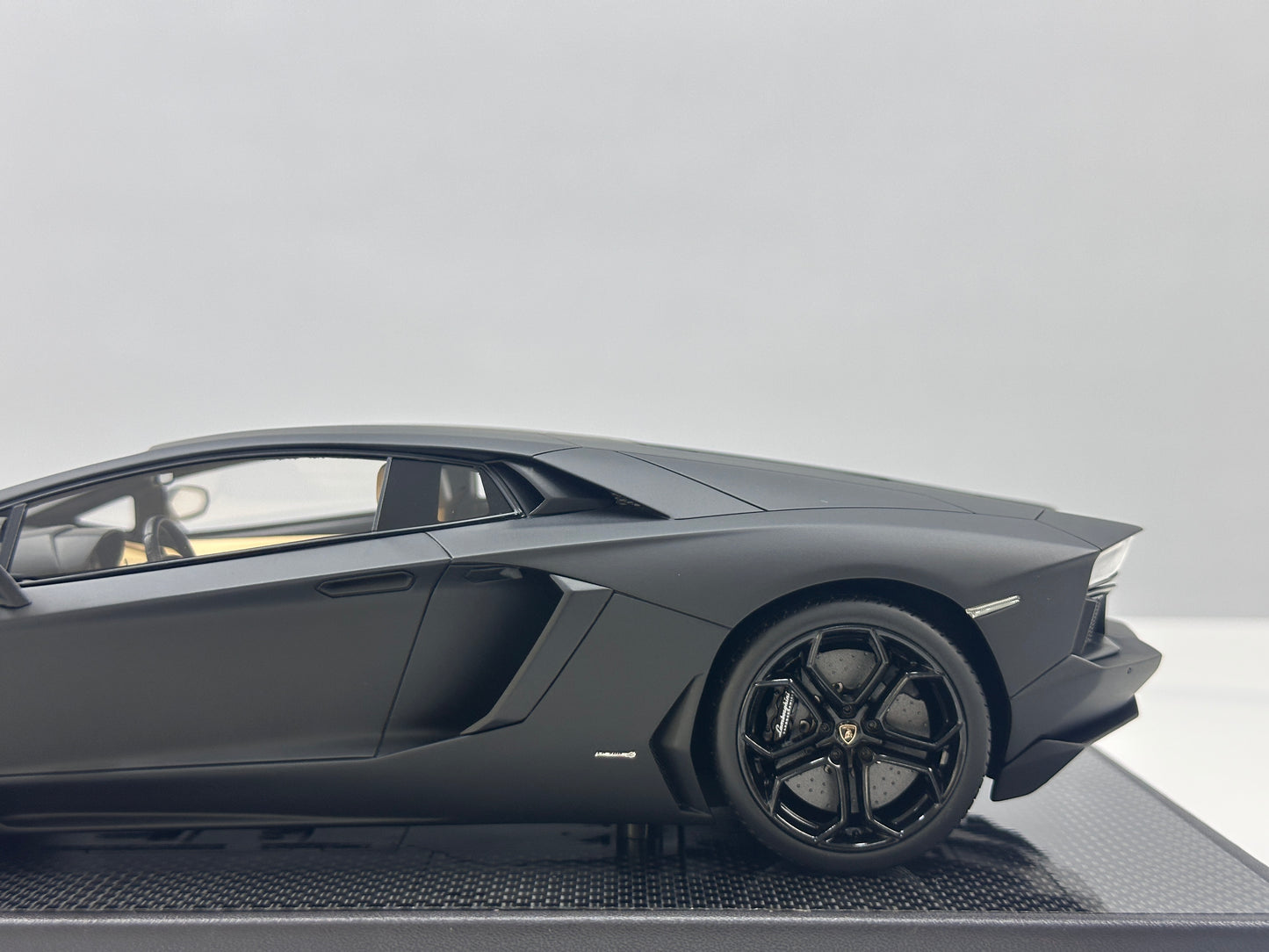 VMB 1/18 Lamborghini Aventador LP700-4 Matte Black VMB066