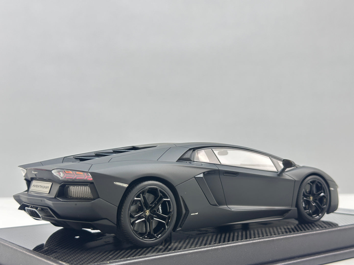 VMB 1/18 Lamborghini Aventador LP700-4 Matte Black VMB066