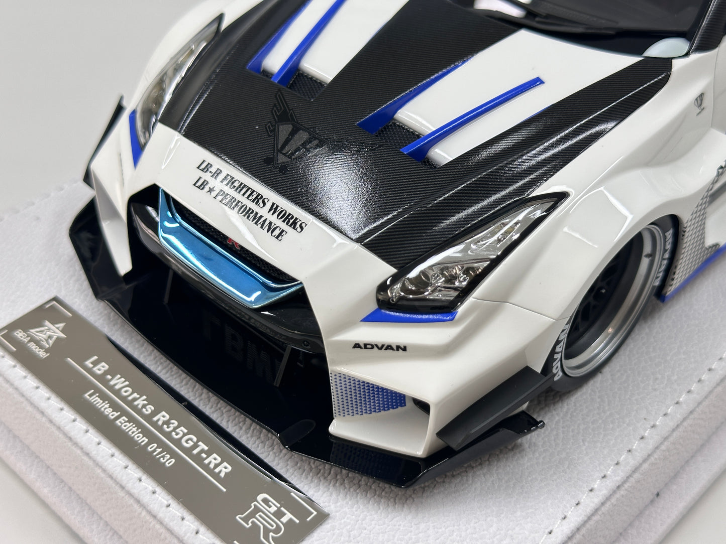 BBA MODEL 1/18 Nissan GTR 35GT-RR Blue and White Livery BBA064