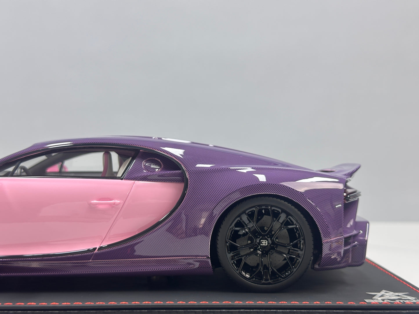 BBA MODEL 1/18 Bugatti Chiron Profilee in Girly Pink BBA074