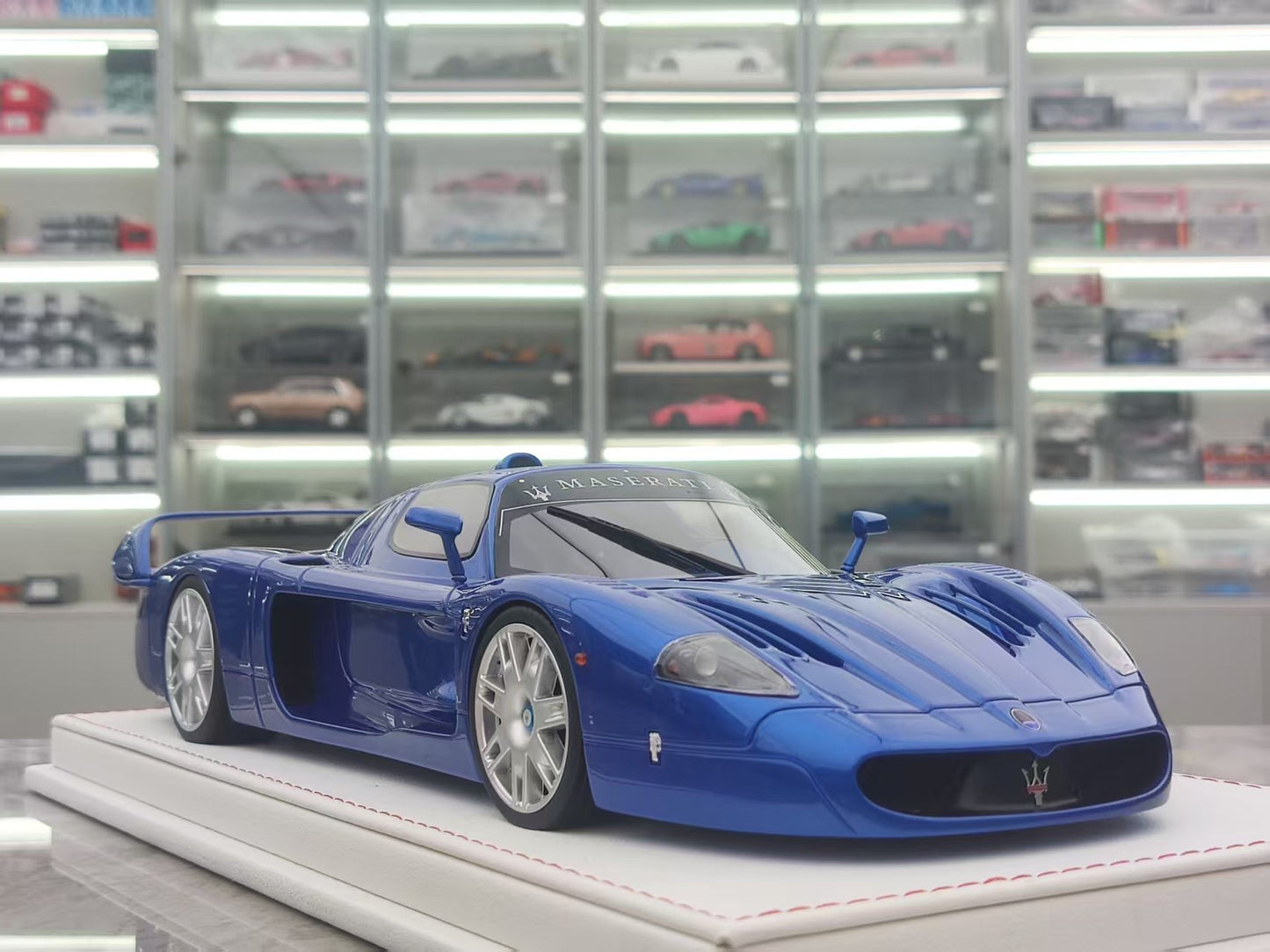 GL 1/18 Maserati MC12 Dark Blue Car Model JS-GL025