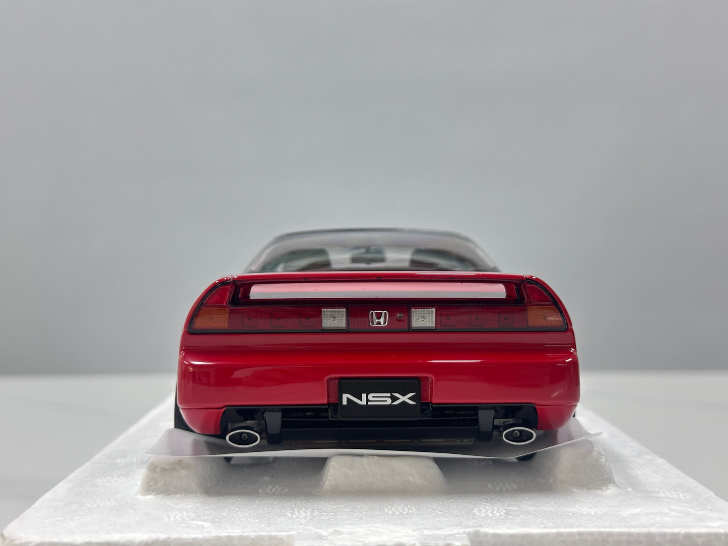 LCD 1/18 Honda NSX 1st Generation (MK1/NA1) Red LCD18022-RE