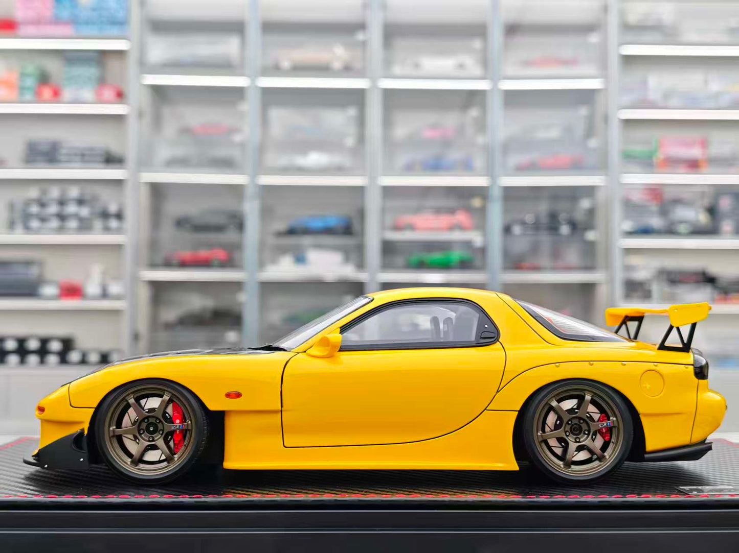 IG 1/18 INITIAL D Mazda RX-7 IG3801