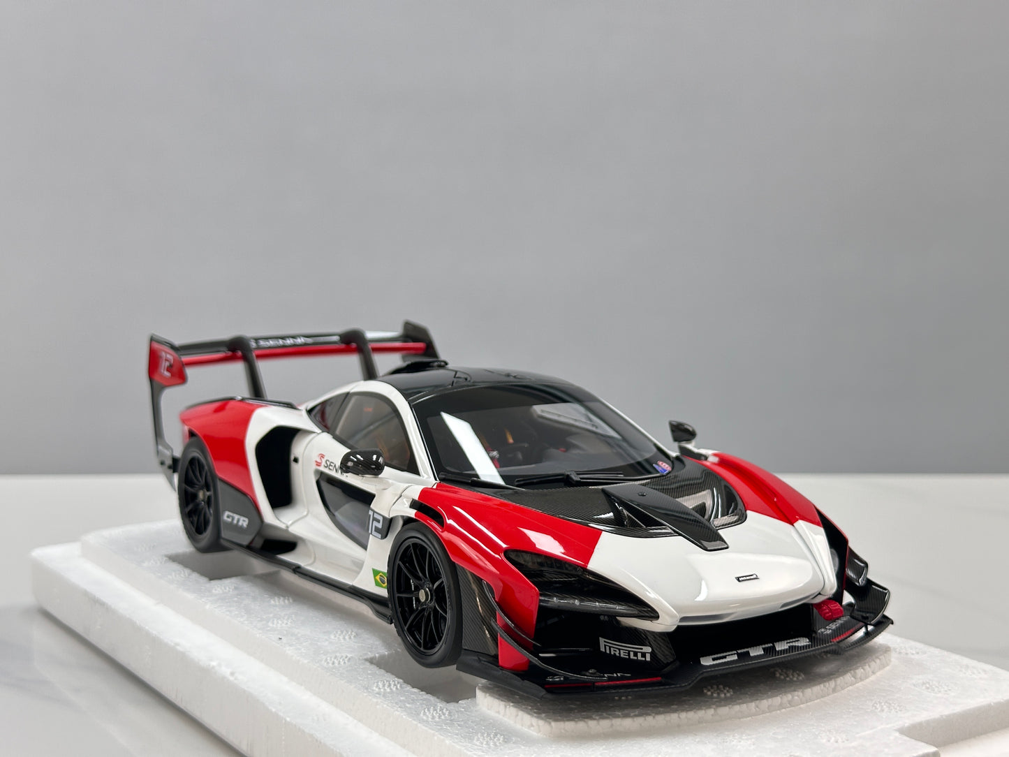 LCD 1/18 McLaren Senna GTR Red and White LCD18016-RW