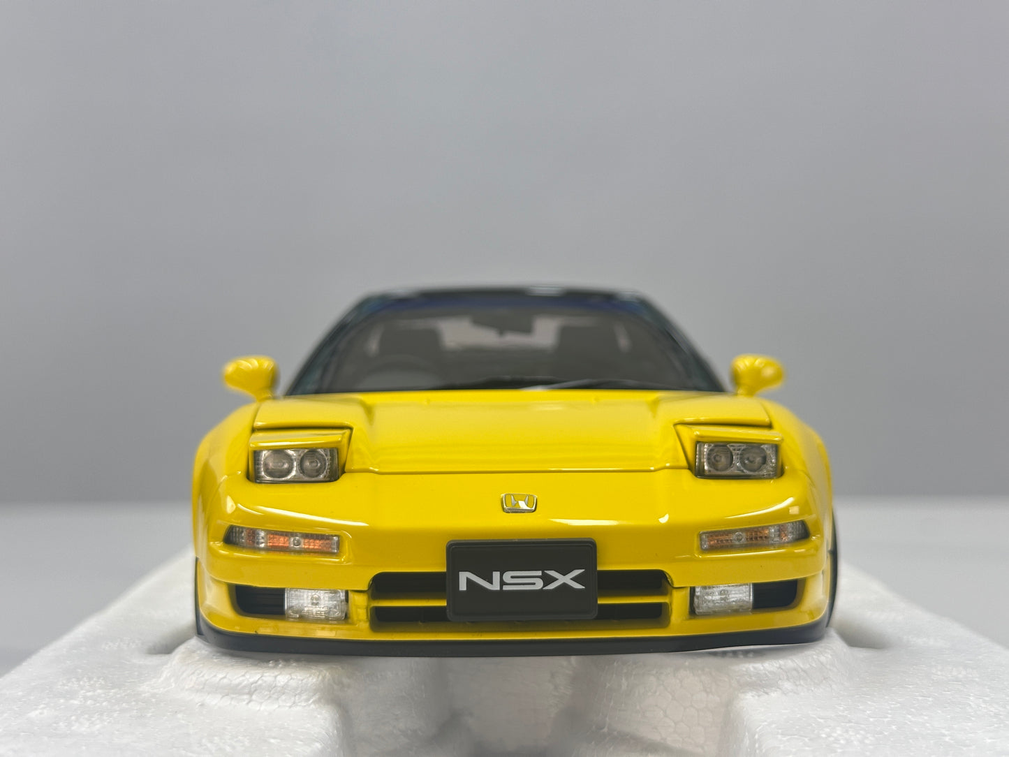 LCD 1/18 Honda NSX 1st Generation (MK1/NA1) Yellow LCD18022-YE