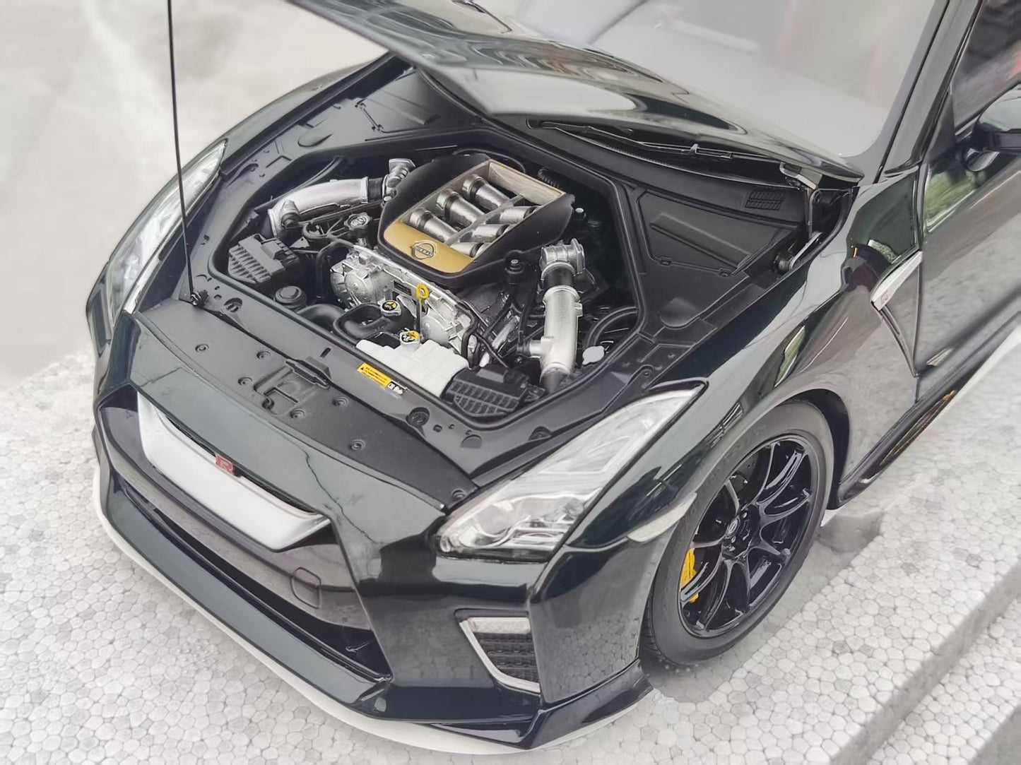 MOTORHELIX 1/18 Nissan GT-R (R35) Dark Green MH357
