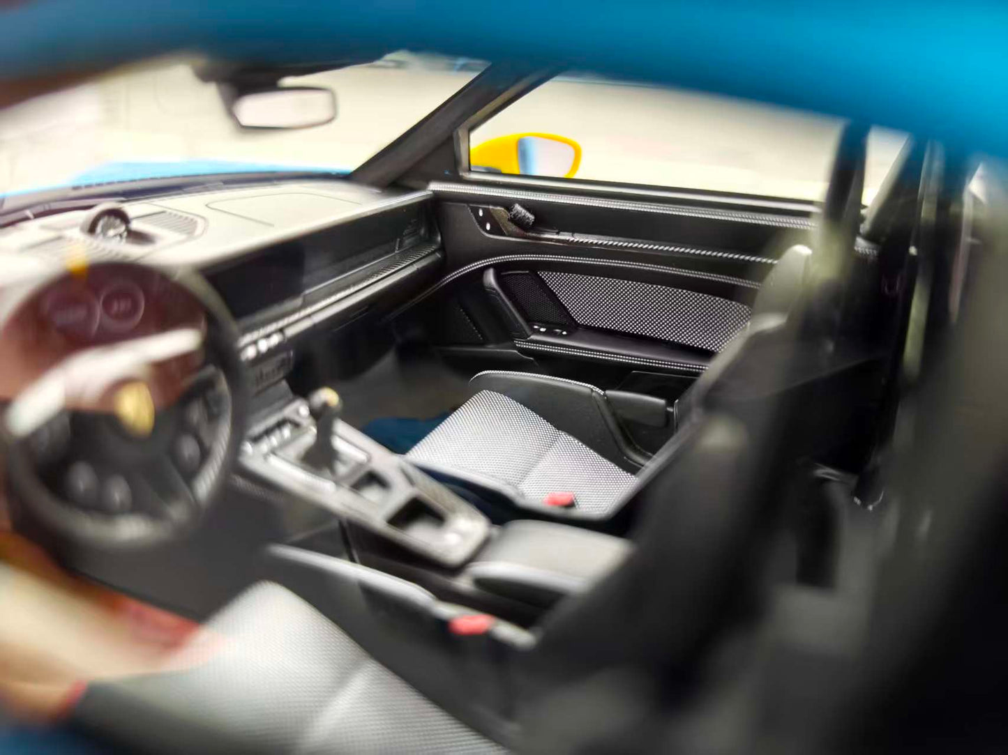 FuelMe 1/18 Porsche 992 GT3RS River Blue FM18009LM-11