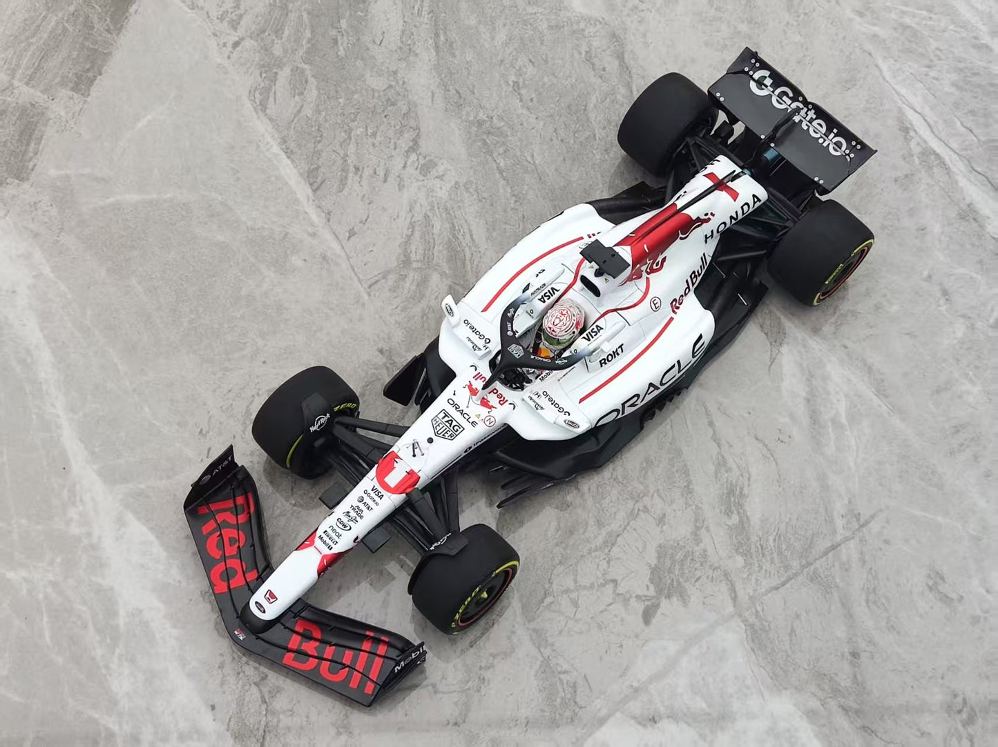 MINICHAMPS 1/18 Oracle RED BULL RACING RB21 - MAX VERSTAPPEN White 110250301