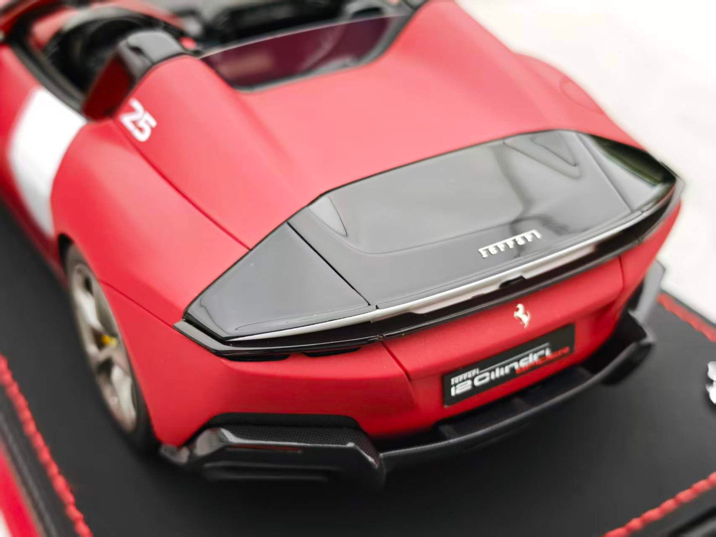 MR 1/18 Ferrari 12 Cilindri Convertible FE044SE5
