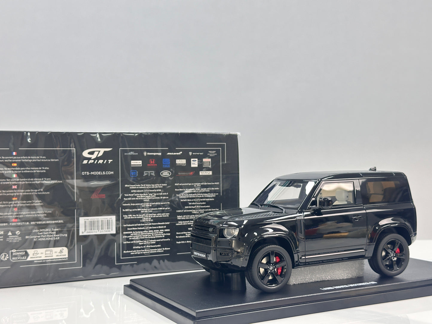 GT Spirit 1/18 Land Rover Defender 90 Black GT992