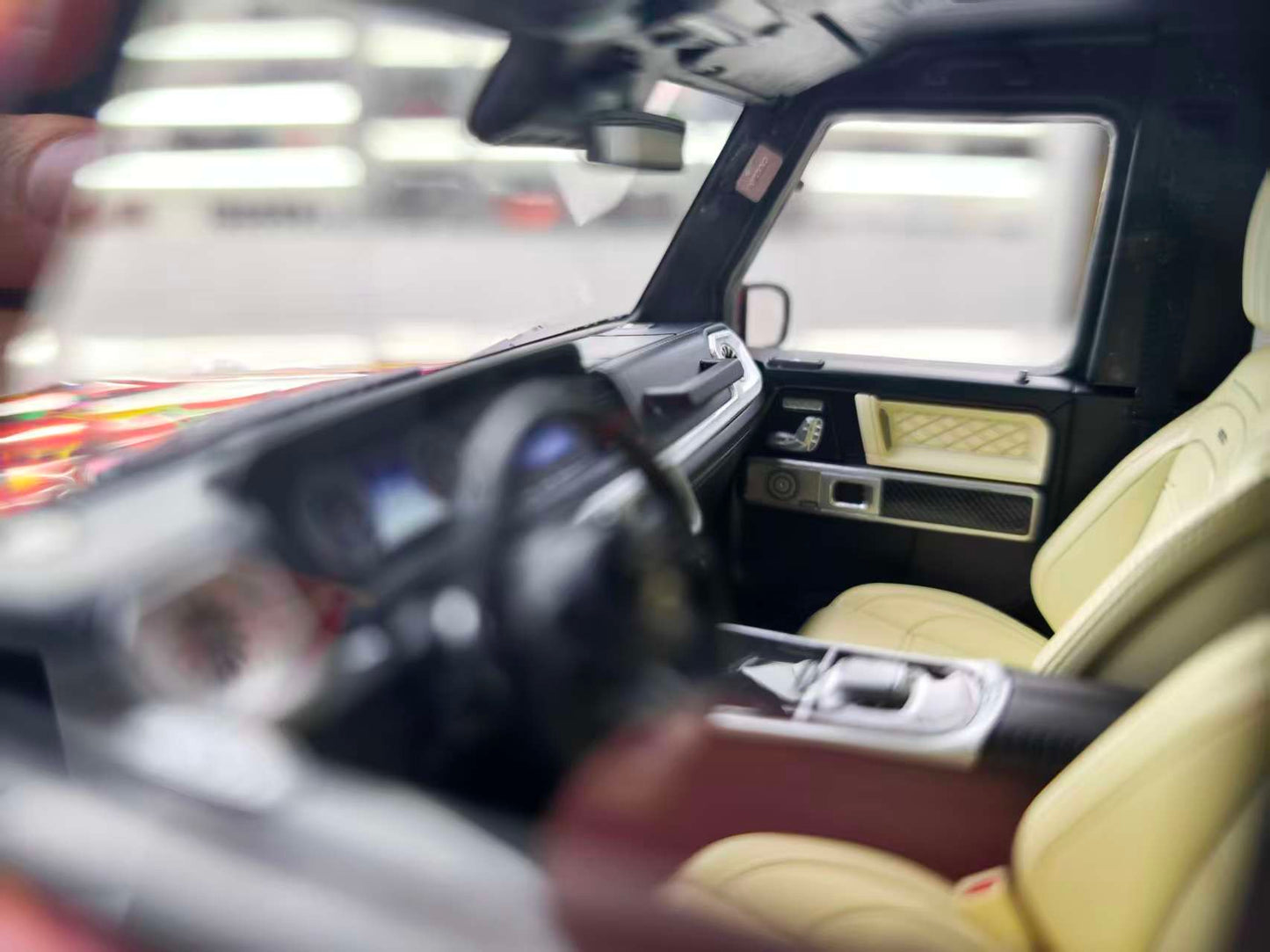 Dino Model 1/18 Mercedes-Benz G63 Custom Edition  DML001B