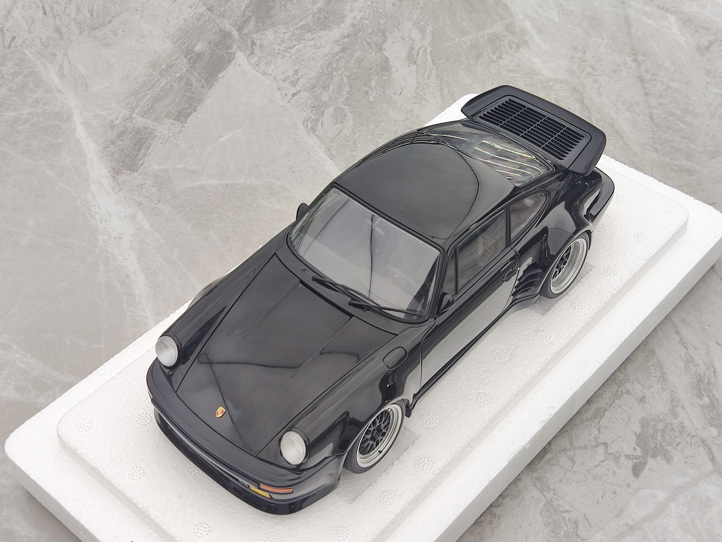 AUTO Art 1/18 Porsche 930 Turbo (BlackBird) Black 78158