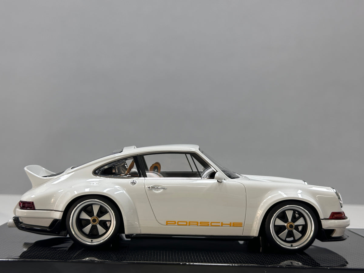 Dino Model 1/18 Porsche Singer DLS Metallic White DC005