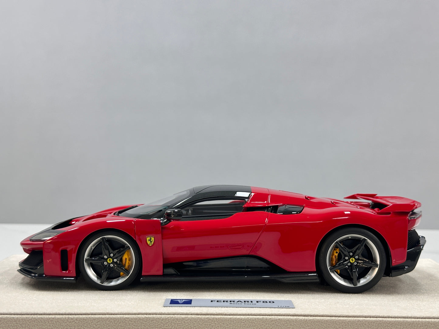 HERMES COLLECTION 1/18 Ferrari F80 (Red) HC017