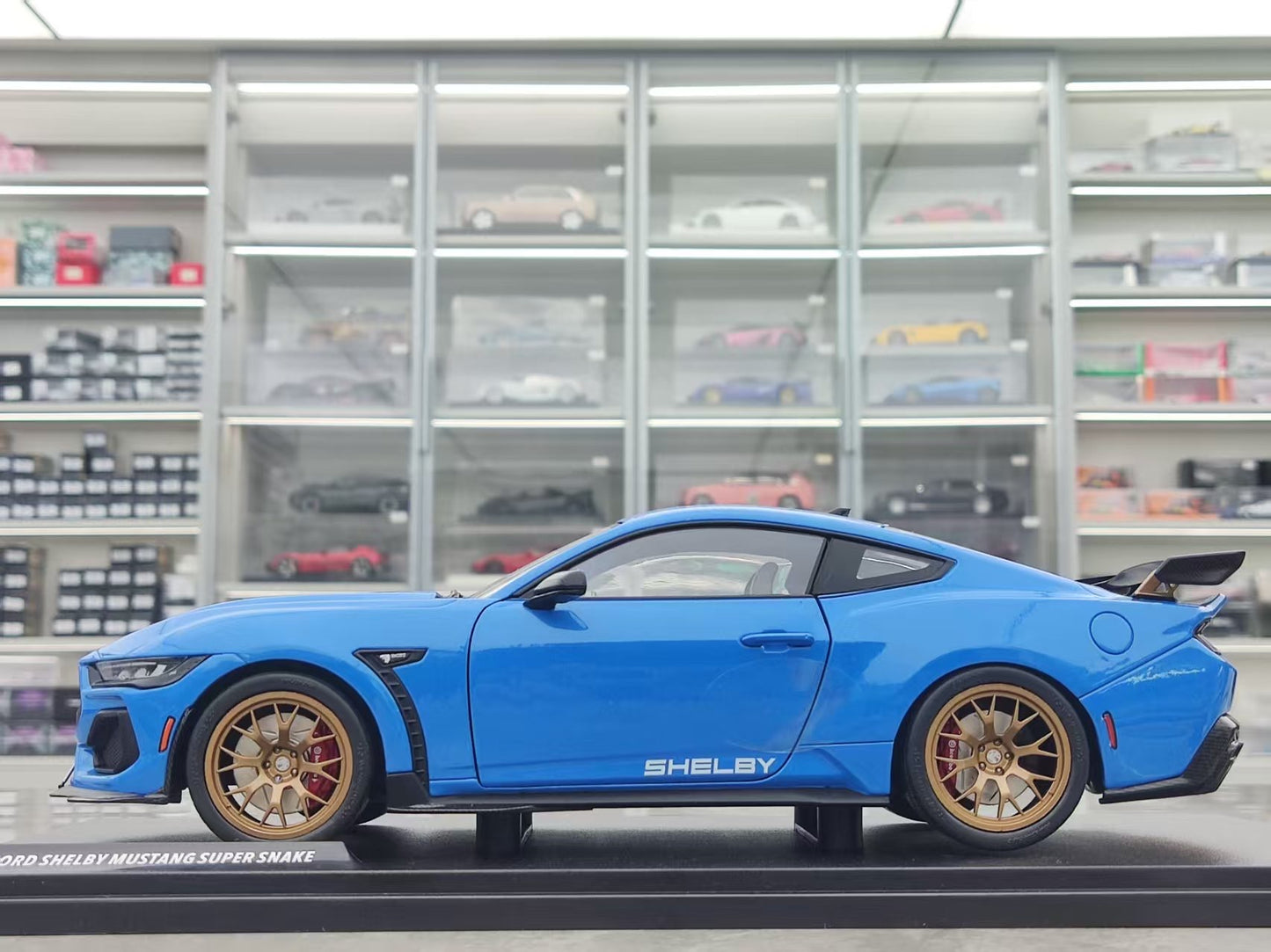 Solido 1/18 Ford Shelby Mustang Super Snake Grabber Metallic Blue S1813802