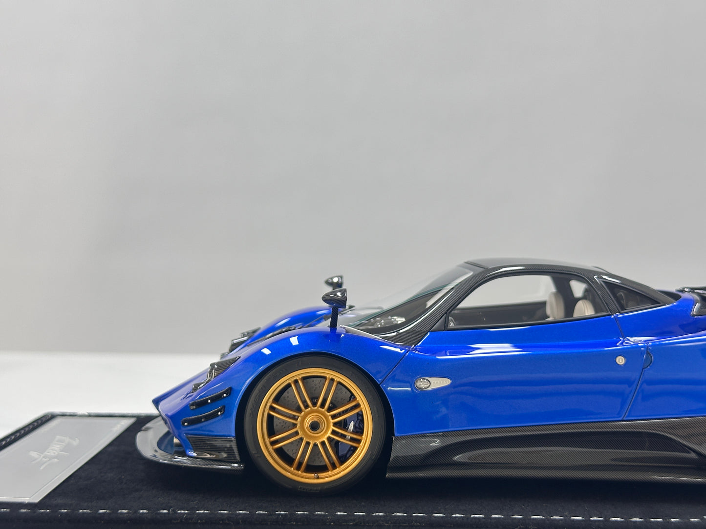 HH Model 1/18 Pagani Zonda F – Dark Blue with Gold Wheels (HH701)