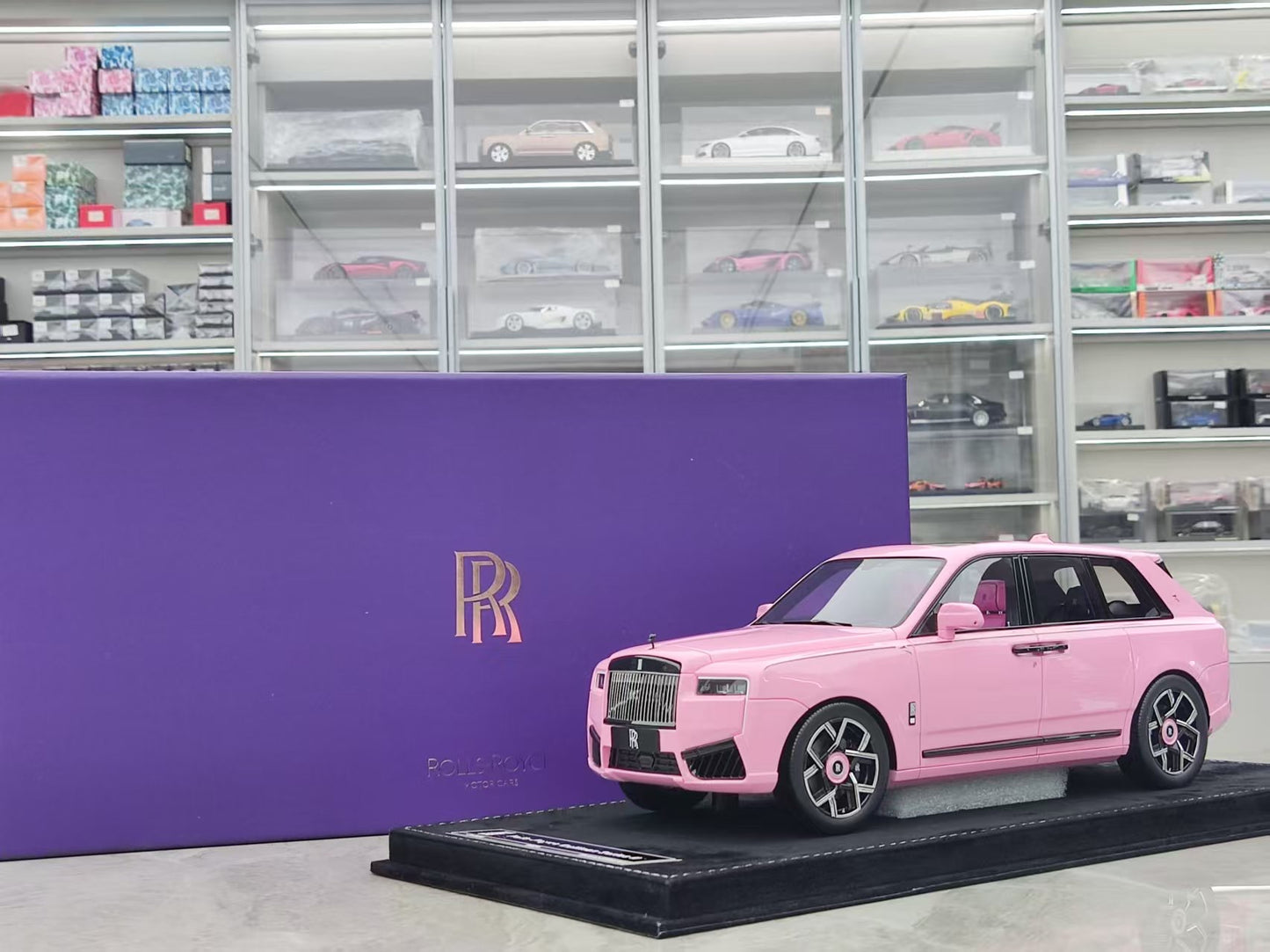 HH Model 1/18 Rolls-Royce Cullinan BB Light Pink HH542